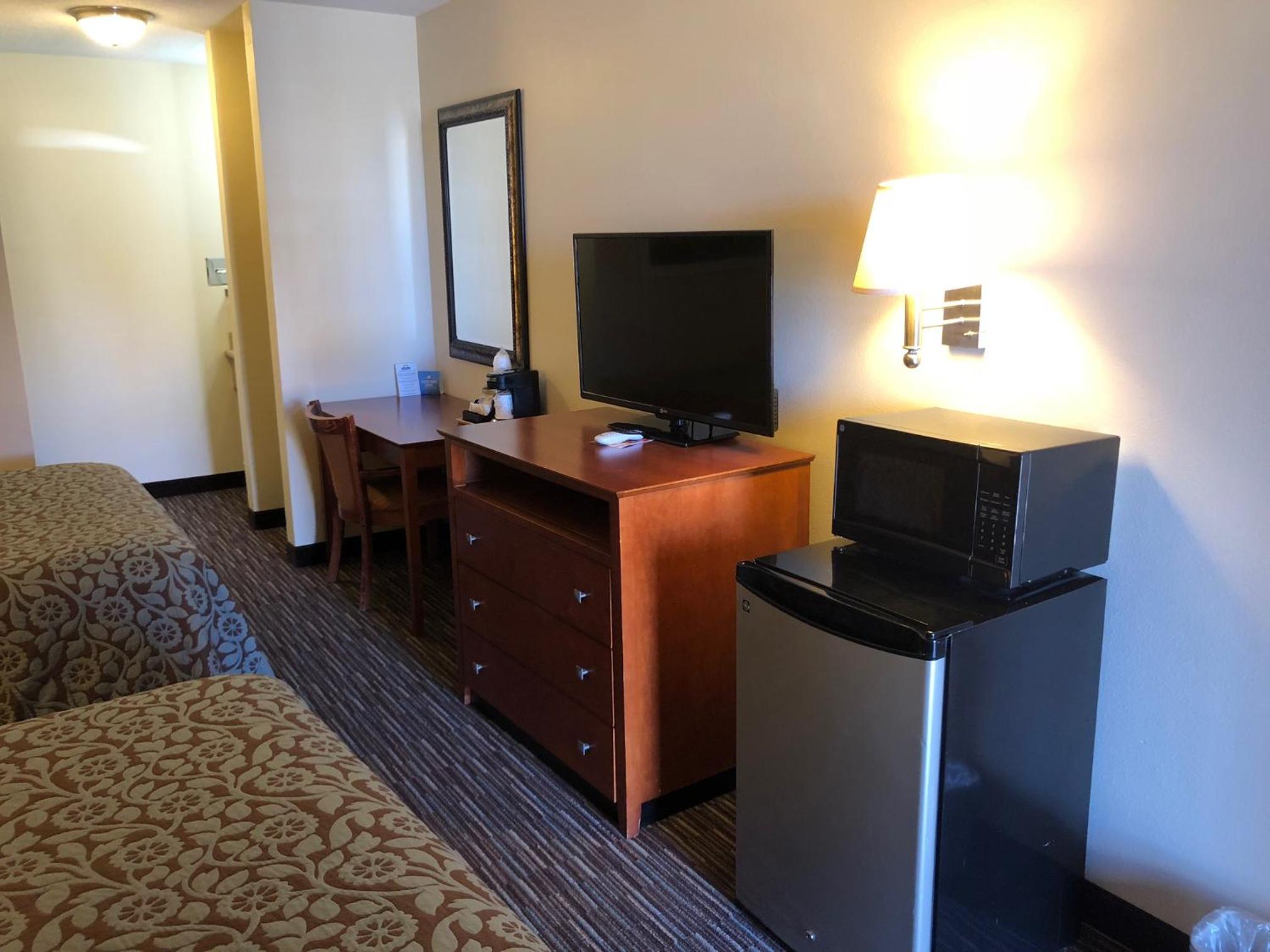 Studio Suite with Two Queen Beds - Non-Smoking - Photo 2
