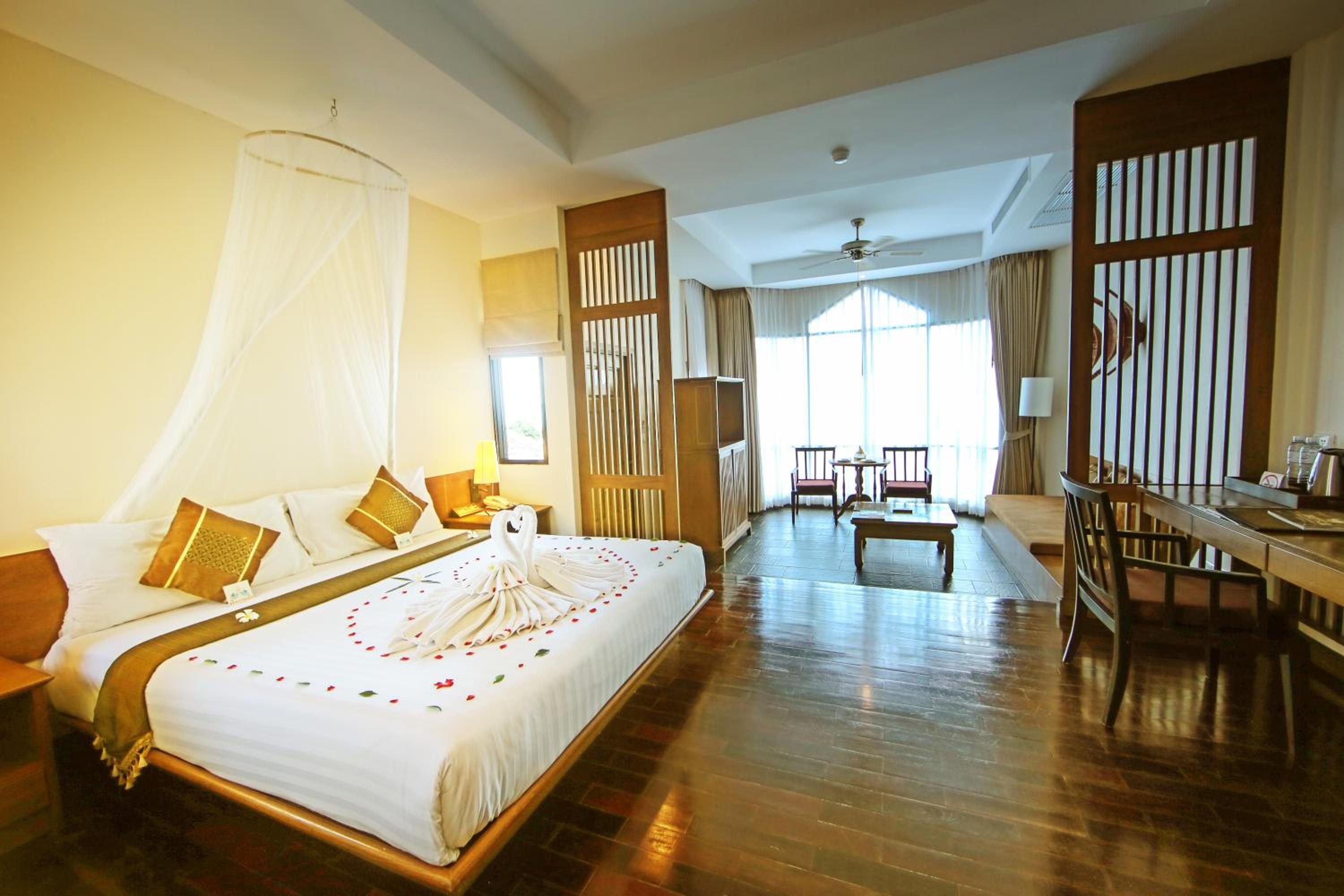 Villa - Photo 1