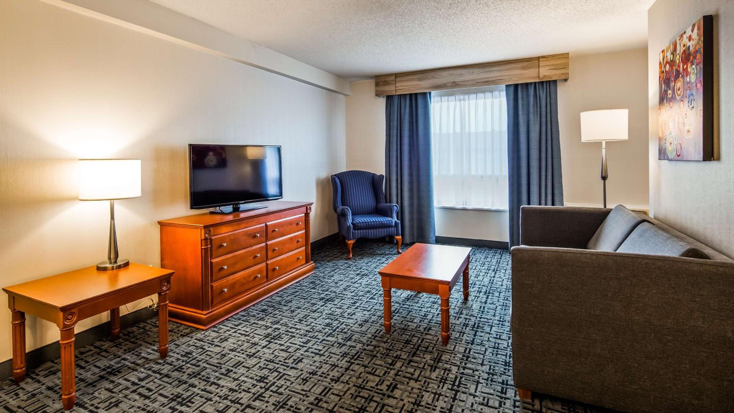 King Suite with Kitchenette photo 2