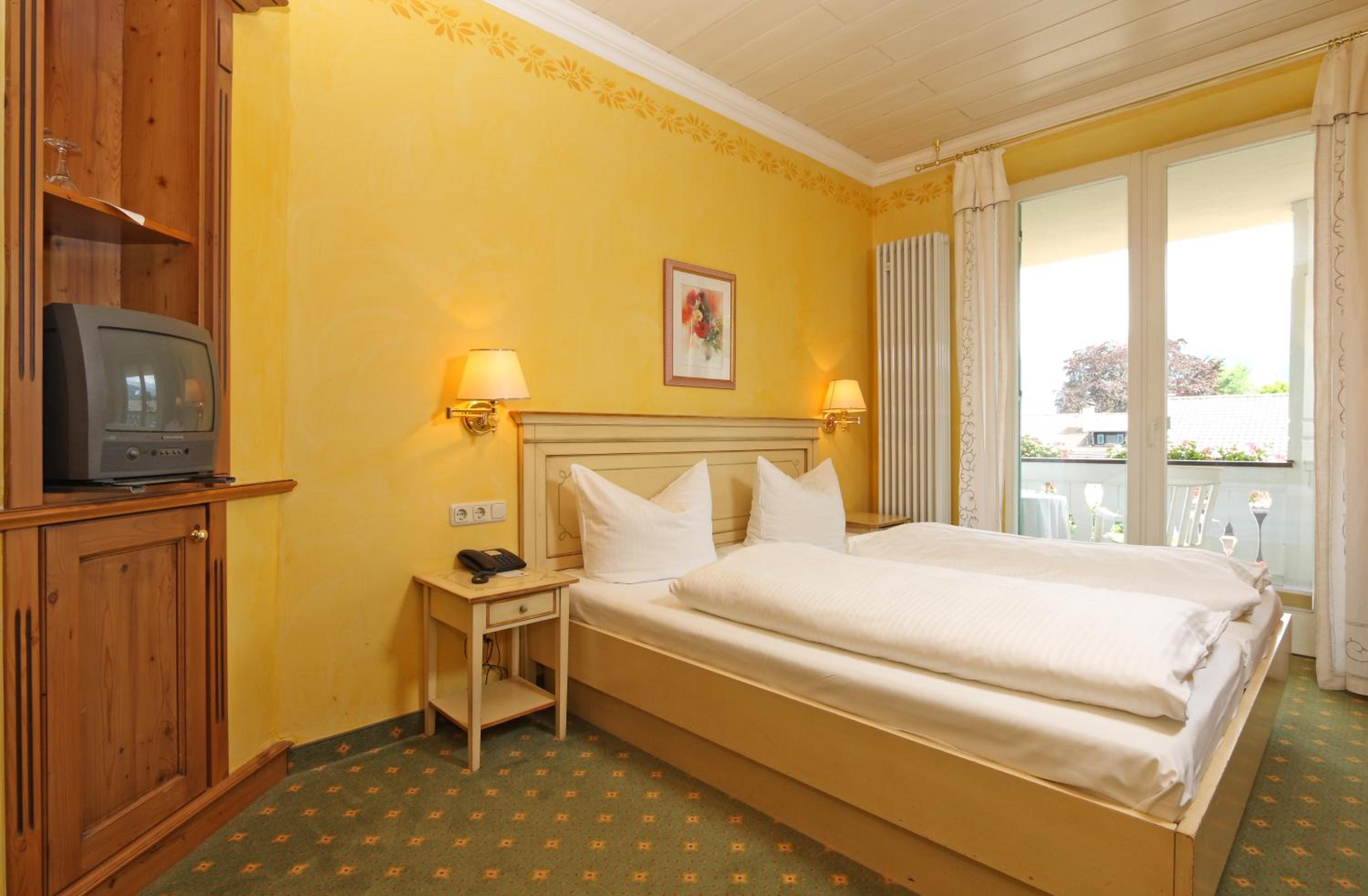 Standard King Room - Photo 4