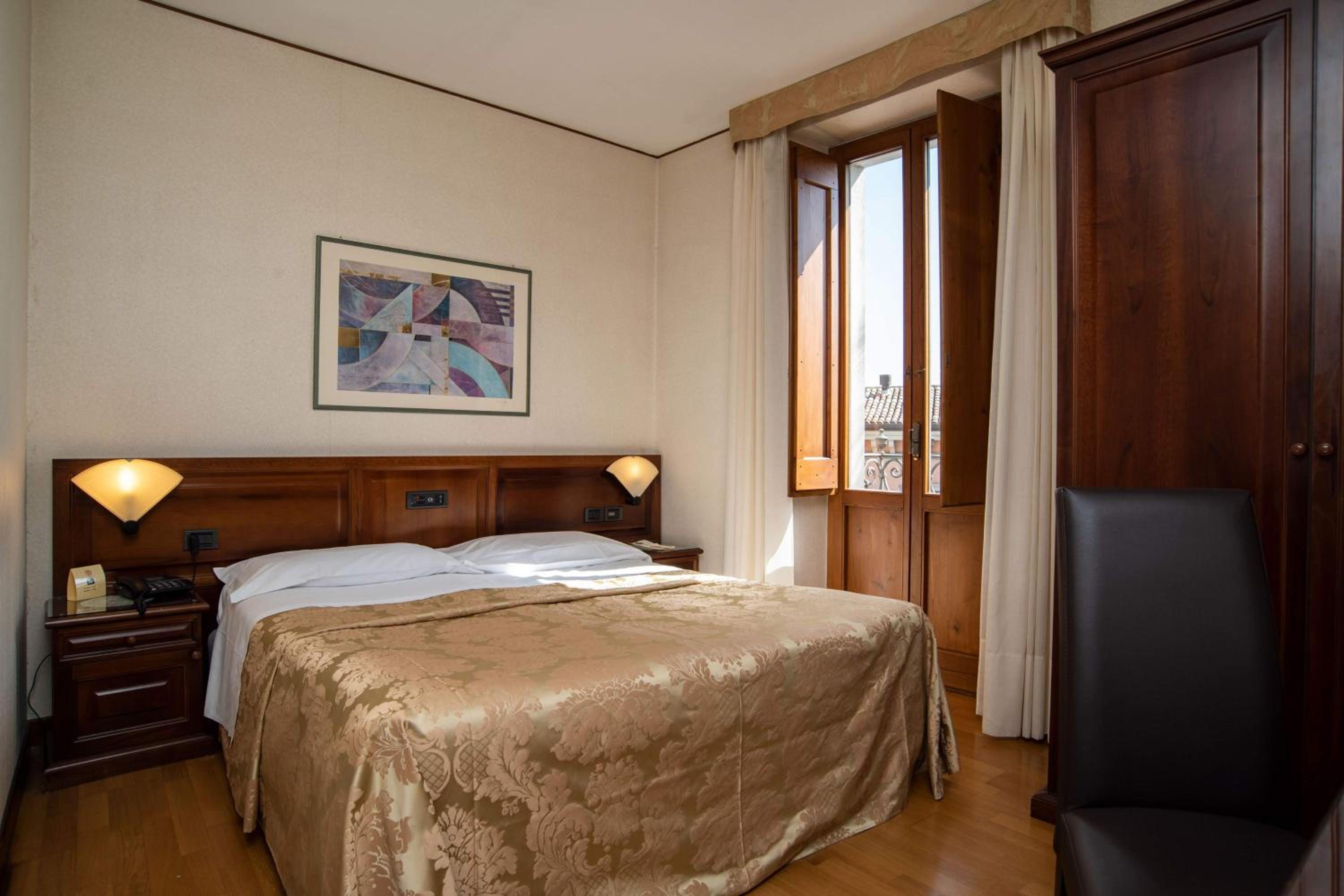 Classic Double Room