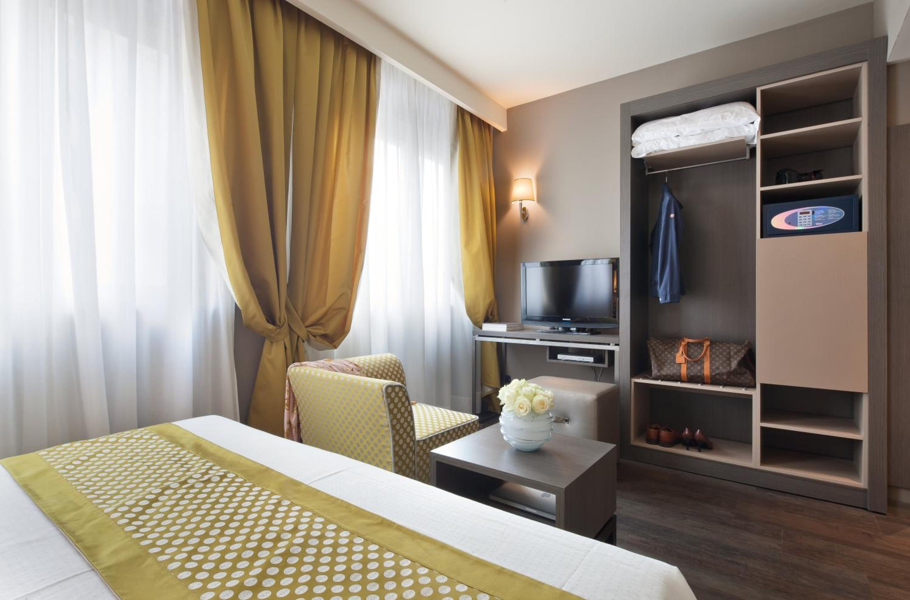 Deluxe Room (2 Adults + 1 Child) photo 3