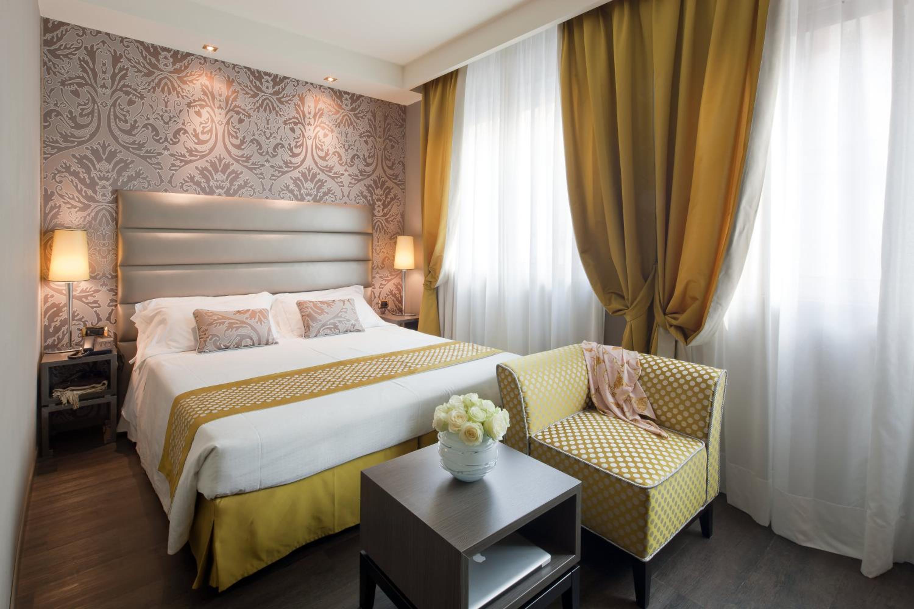 Deluxe Room (2 Adults + 1 Child) photo 1