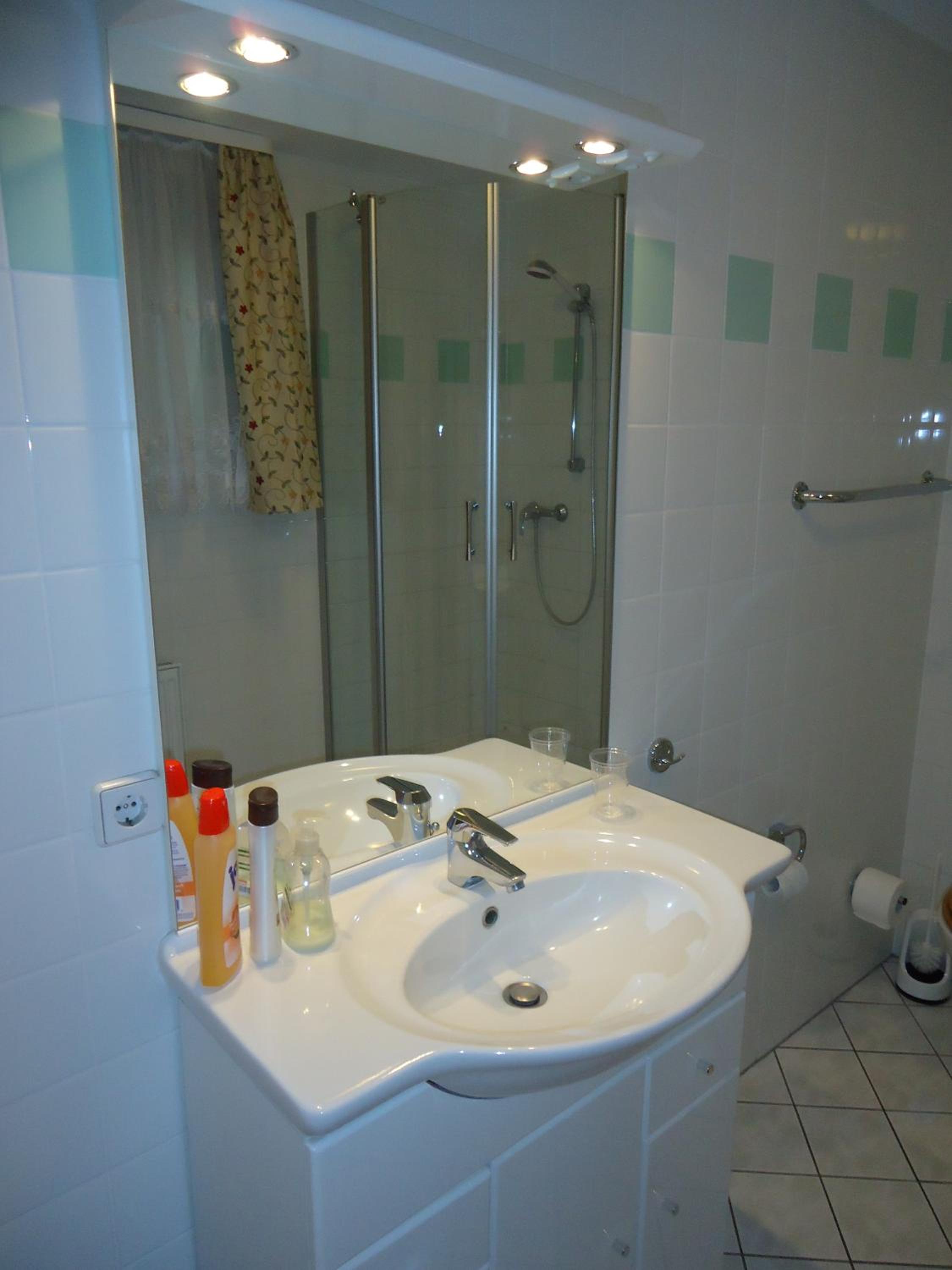 Standard Double Room - Photo 3