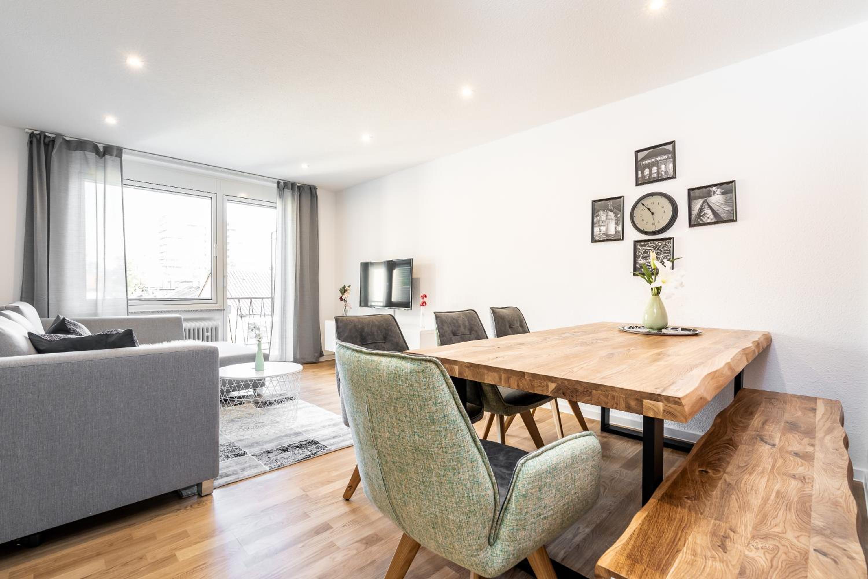 Three-Bedroom Apartment - Photo 2