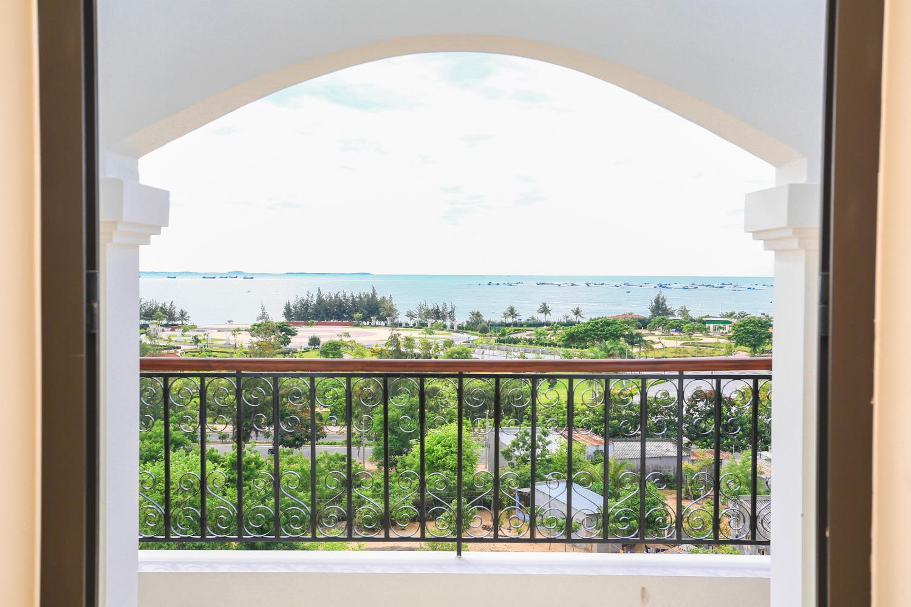 Family Room with Sea View photo 2
