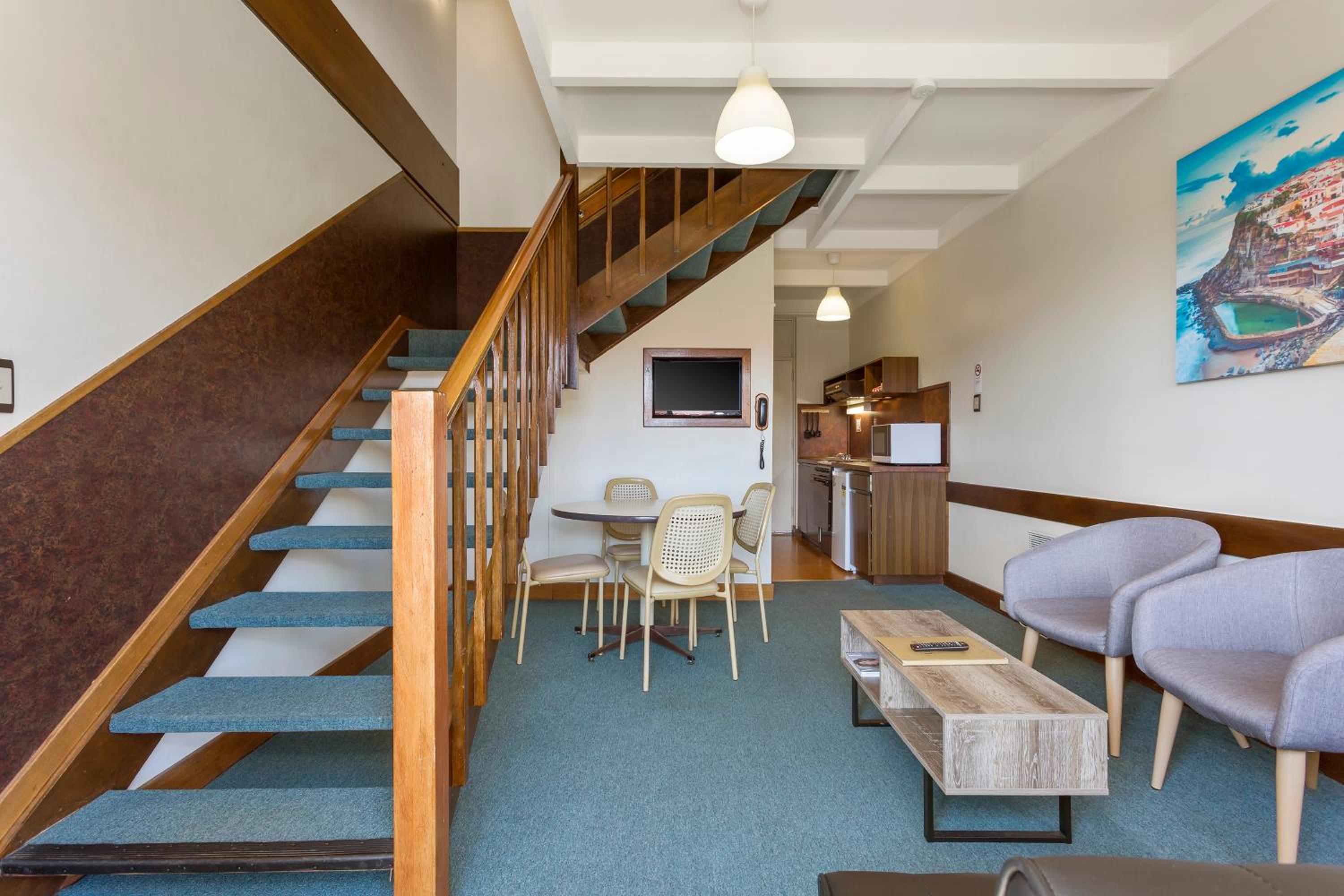 Three-Bedroom Apartment - Photo 8