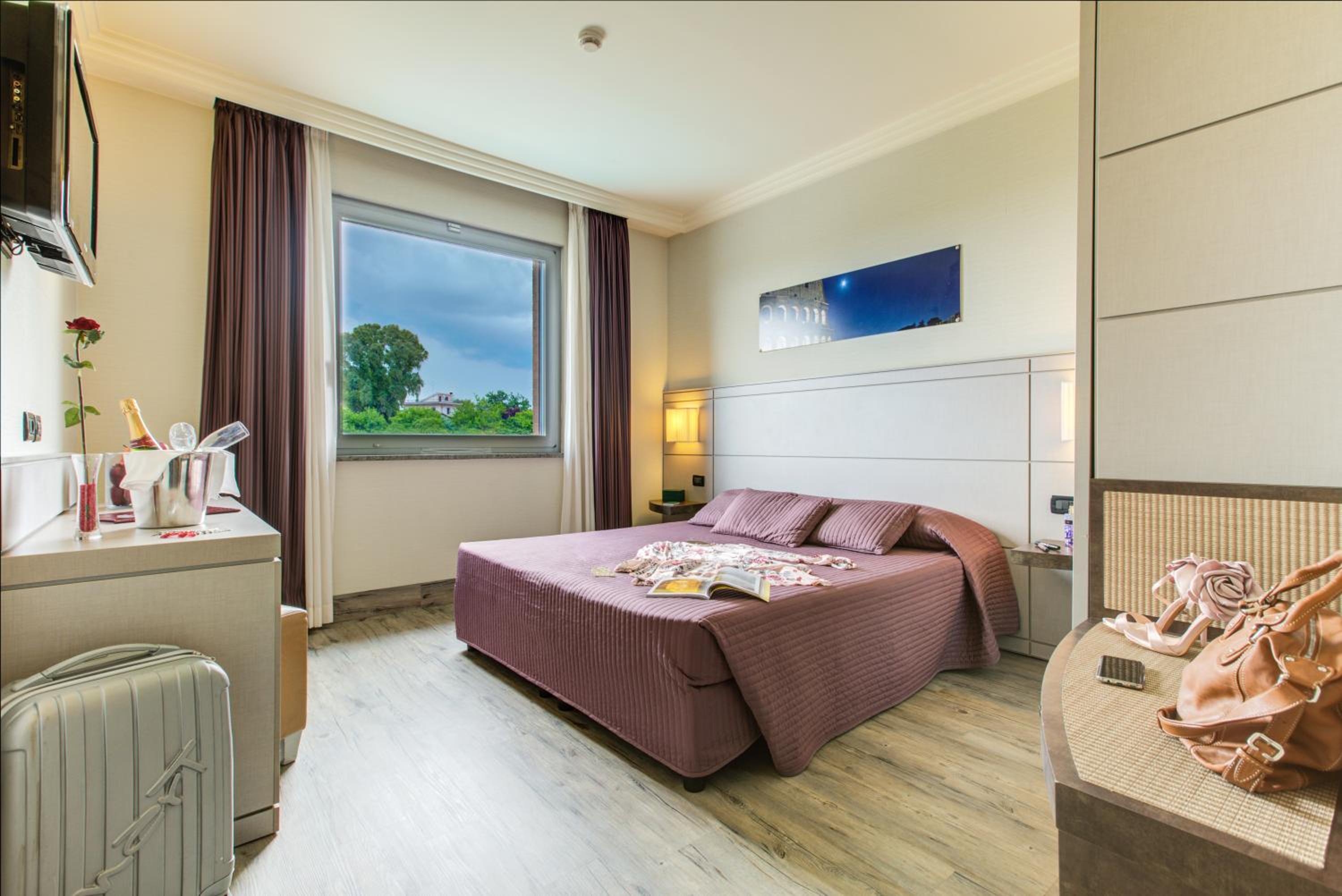 Double or Twin Room - Photo 2