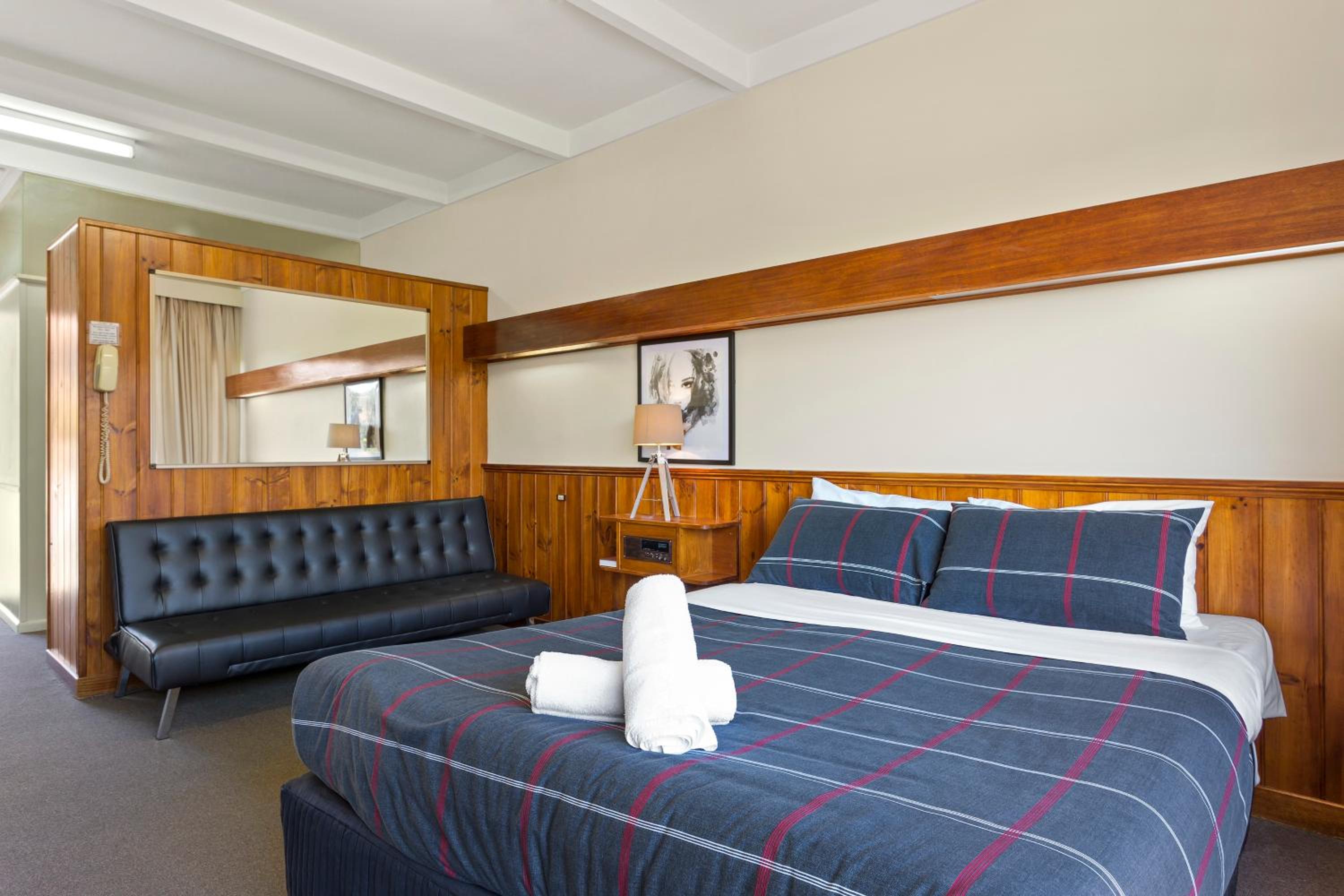 Motel Room - Photo 6