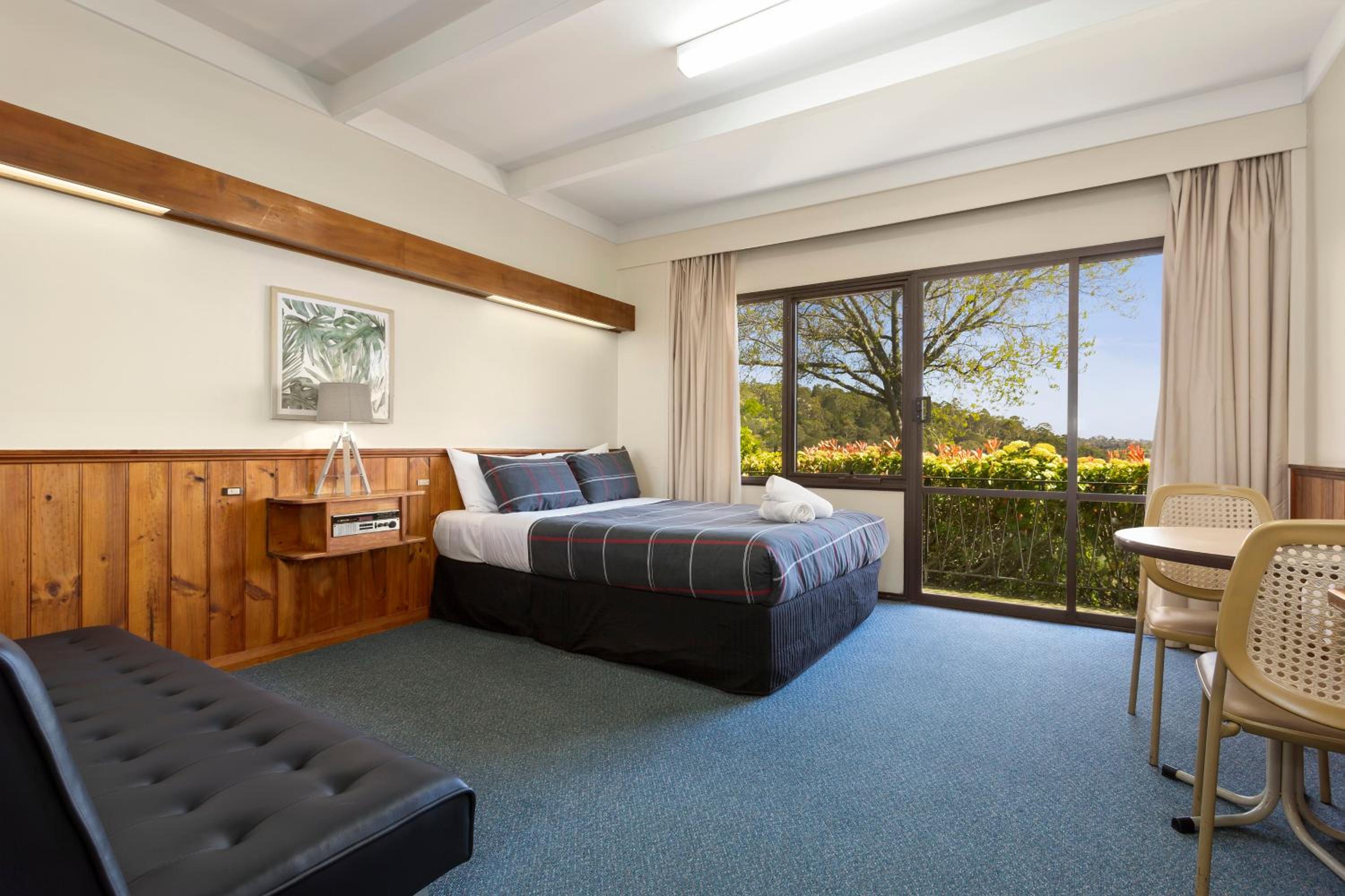 Motel Room - Photo 5