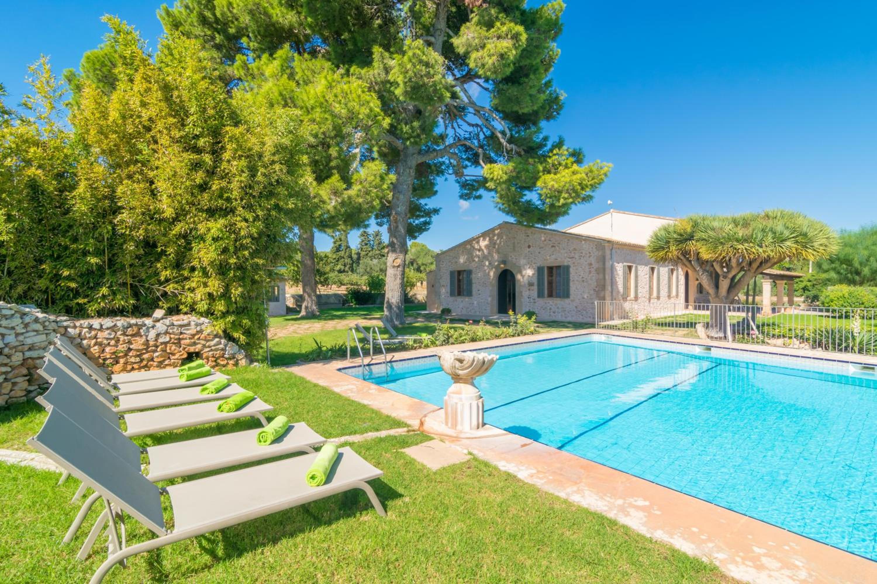 Five-Bedroom Villa photo 3