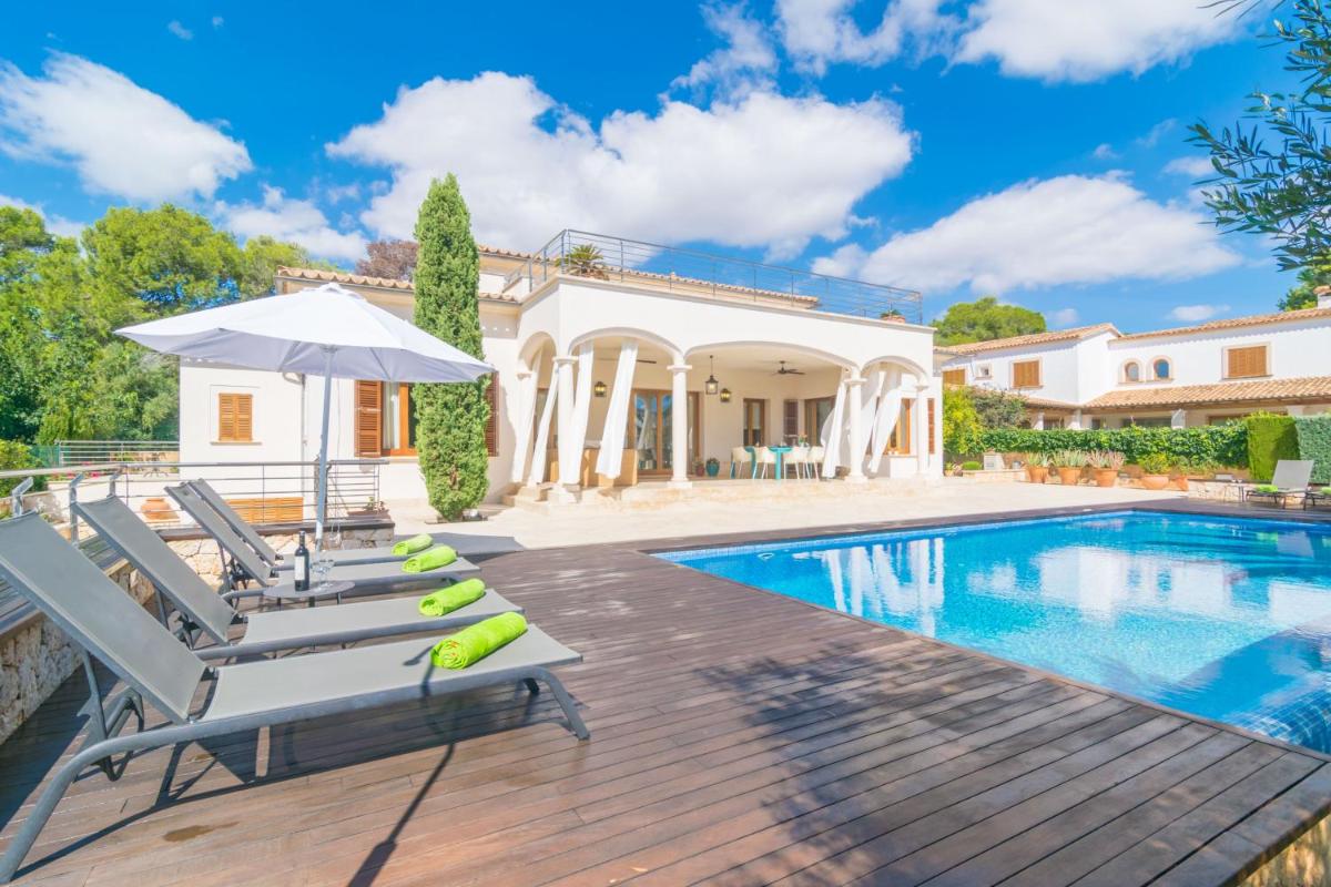 Four-Bedroom Villa photo 1