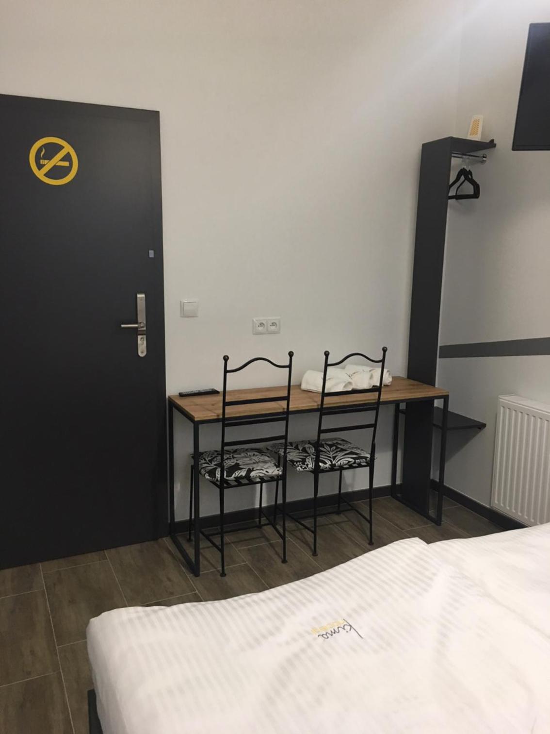 Double Room with Private Bathroom photo 3