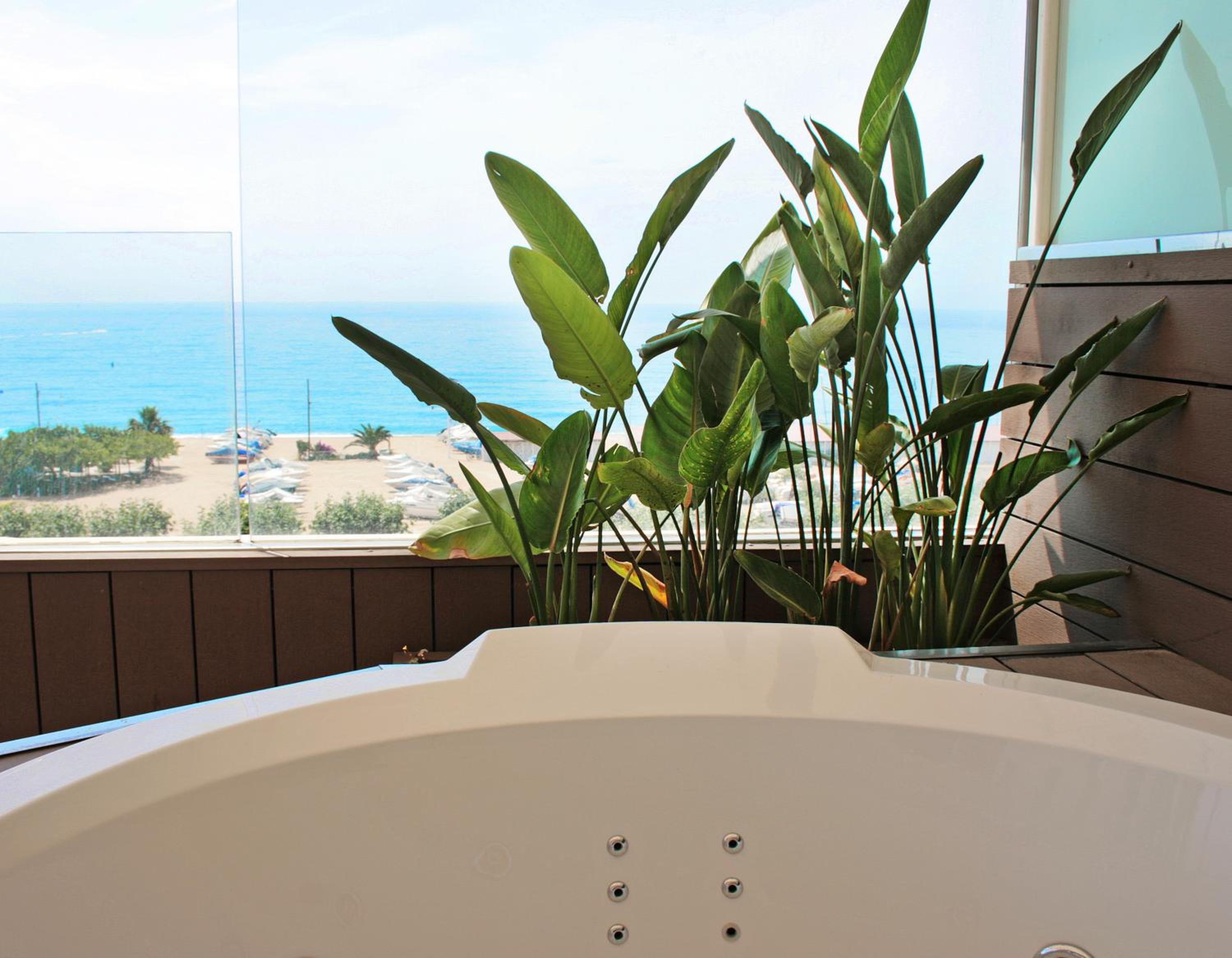 Deluxe Double Room with Sea View photo 3
