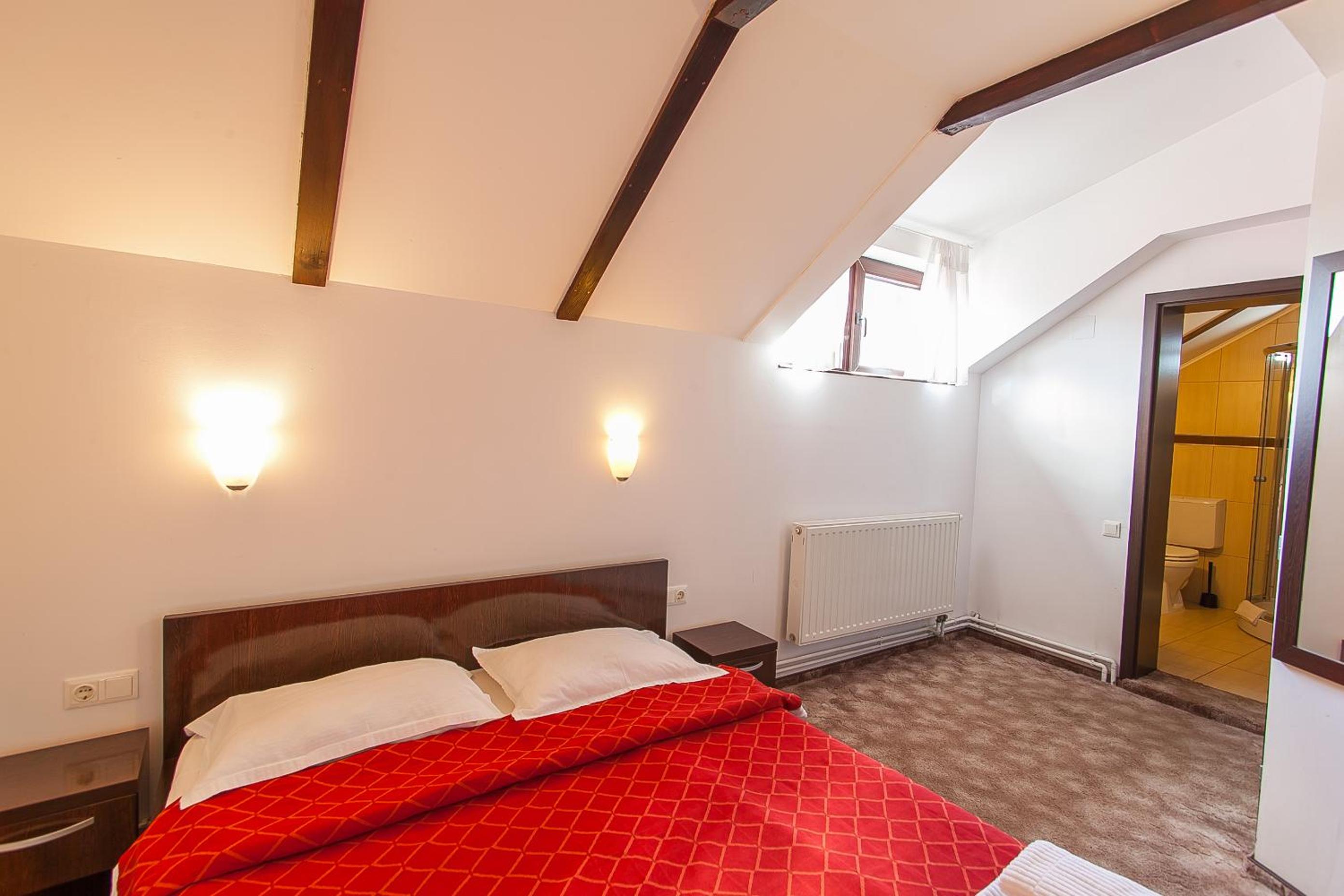 Double Room with Private Bathroom photo 3