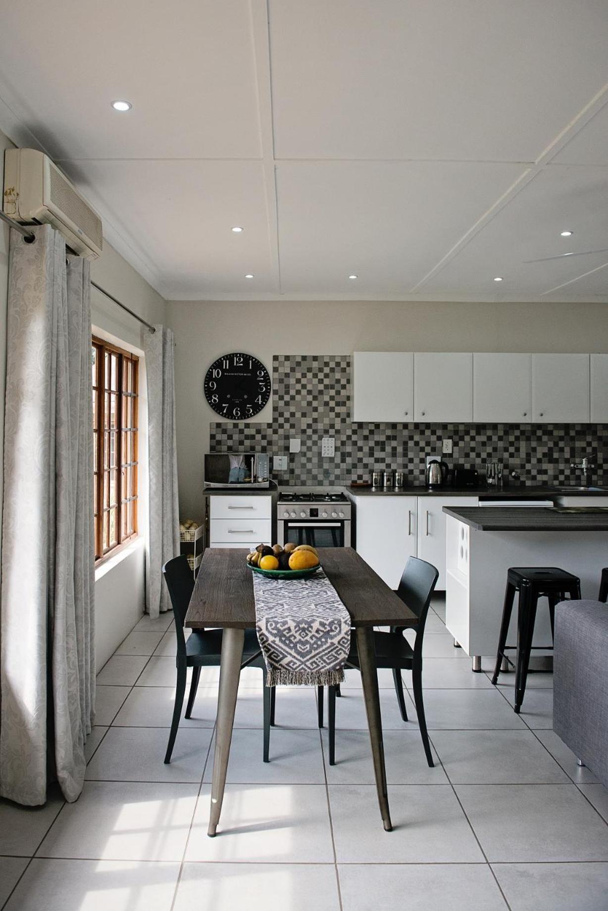 Self-Catering Cottage - Photo 5