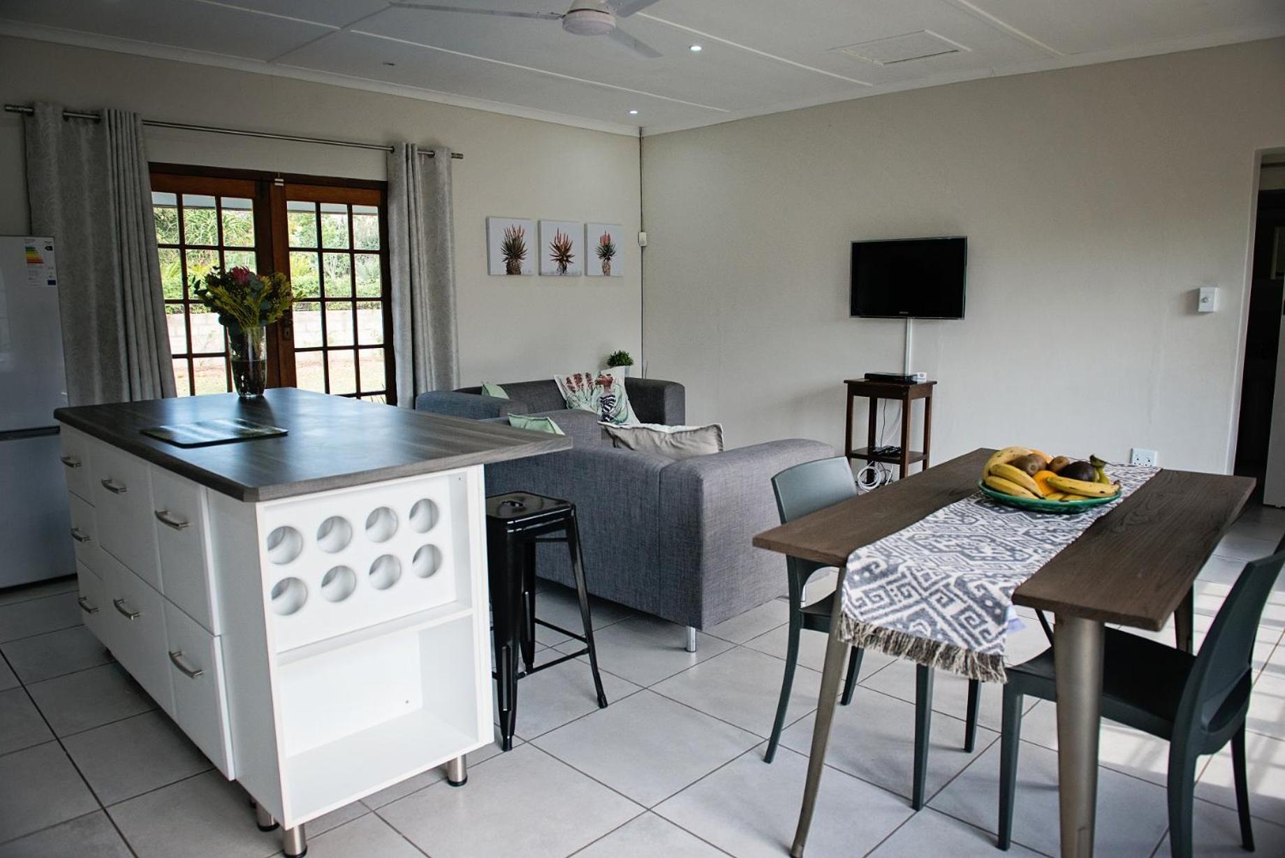 Self-Catering Cottage - Photo 2