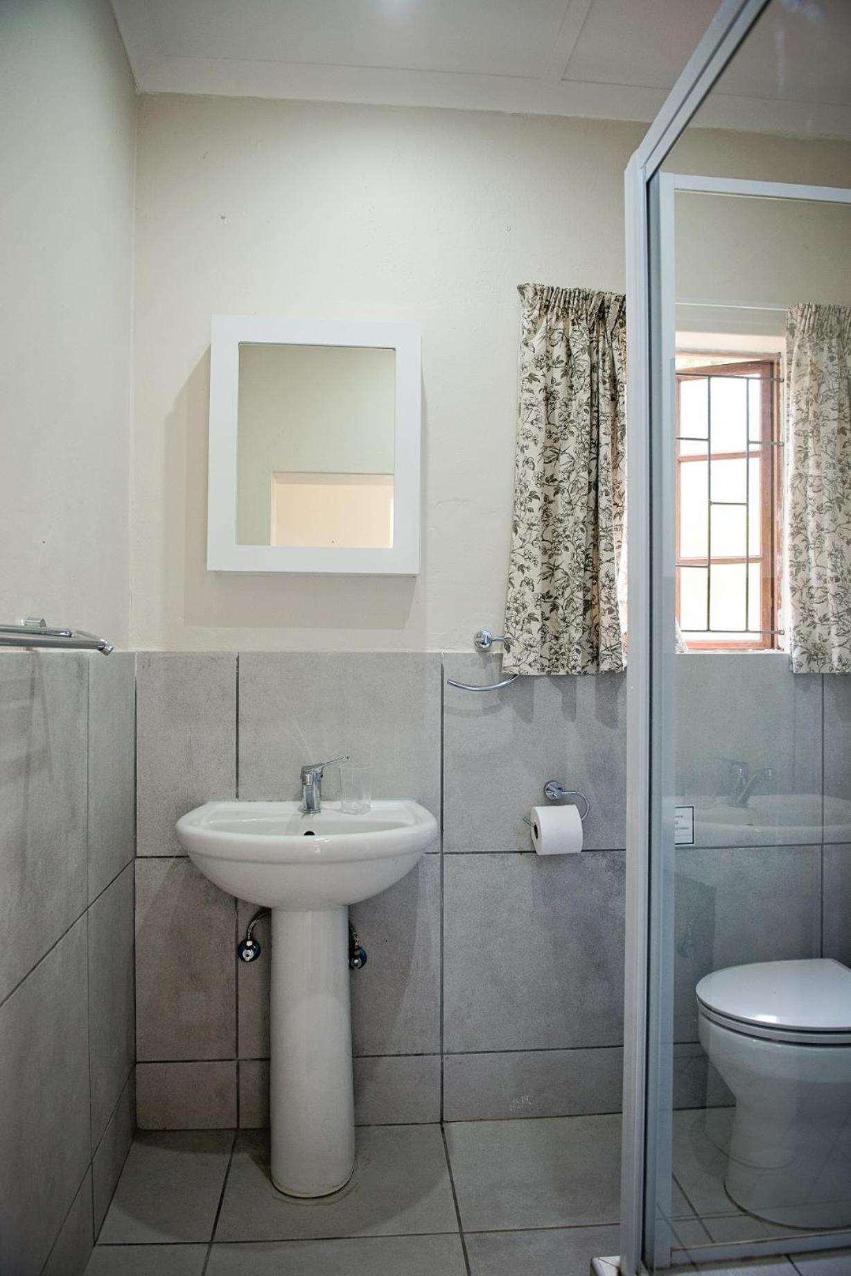Self-Catering Cottage - Photo 6