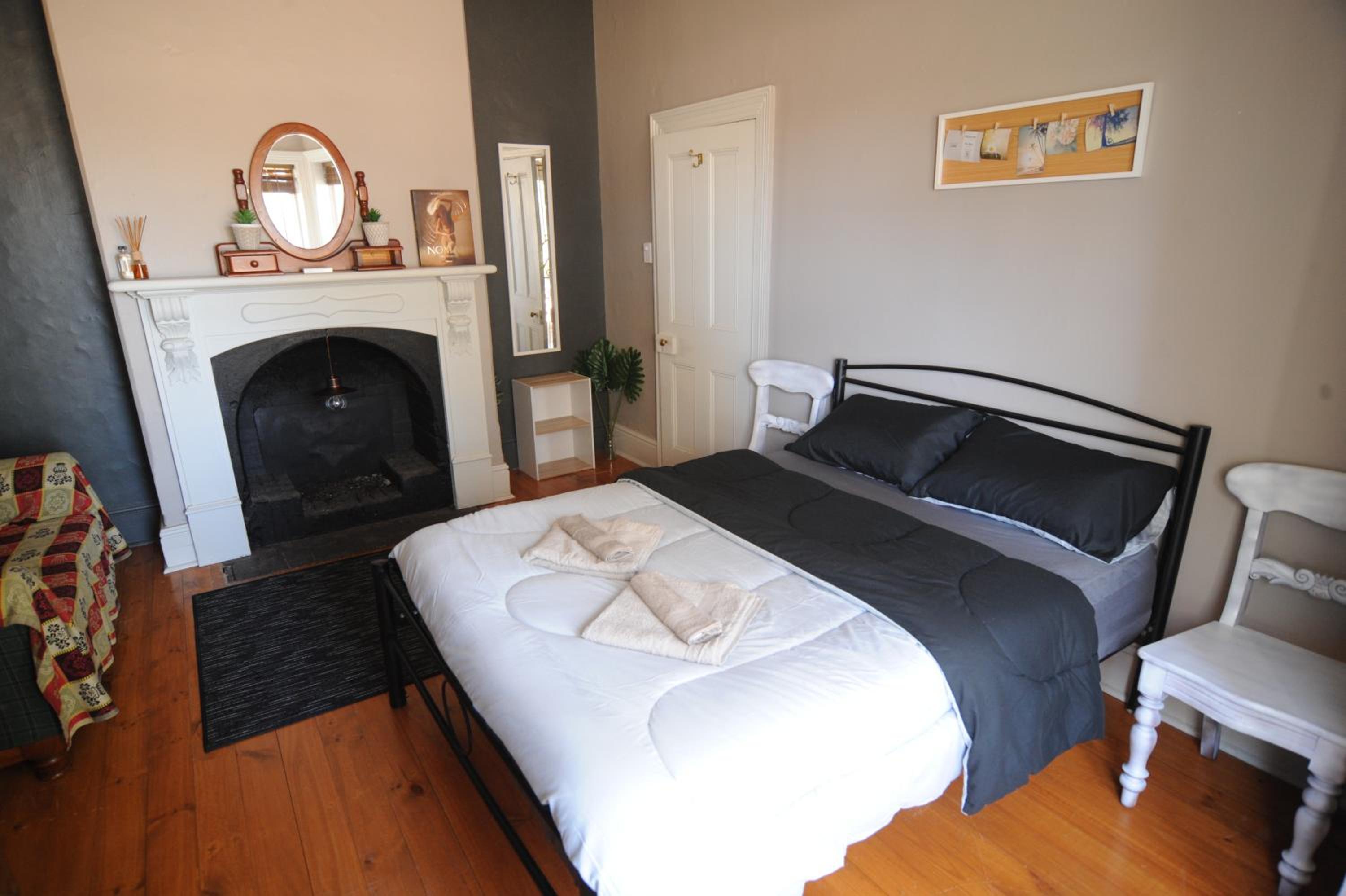 Double Room - Photo 9