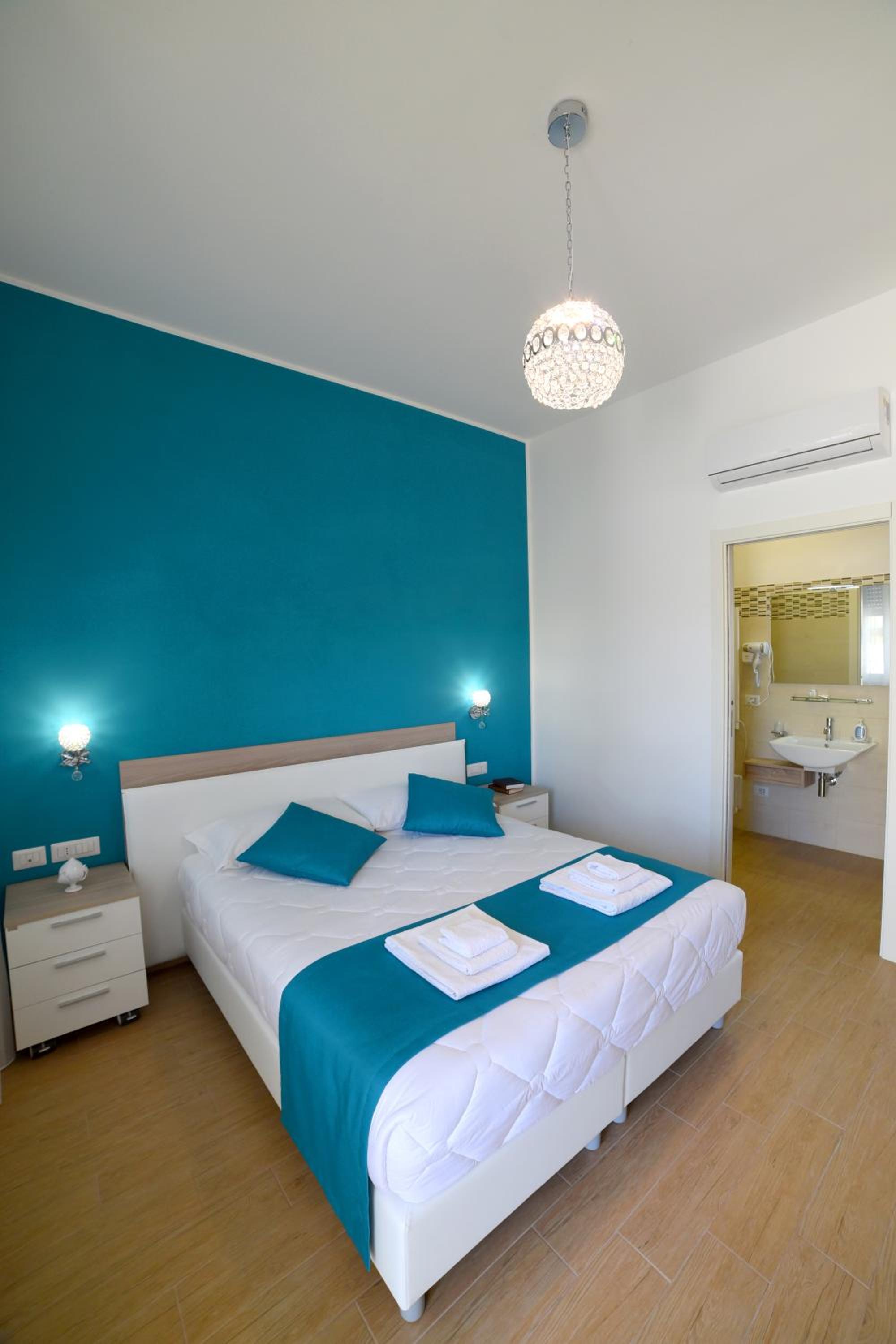 King Room with Balcony photo 3