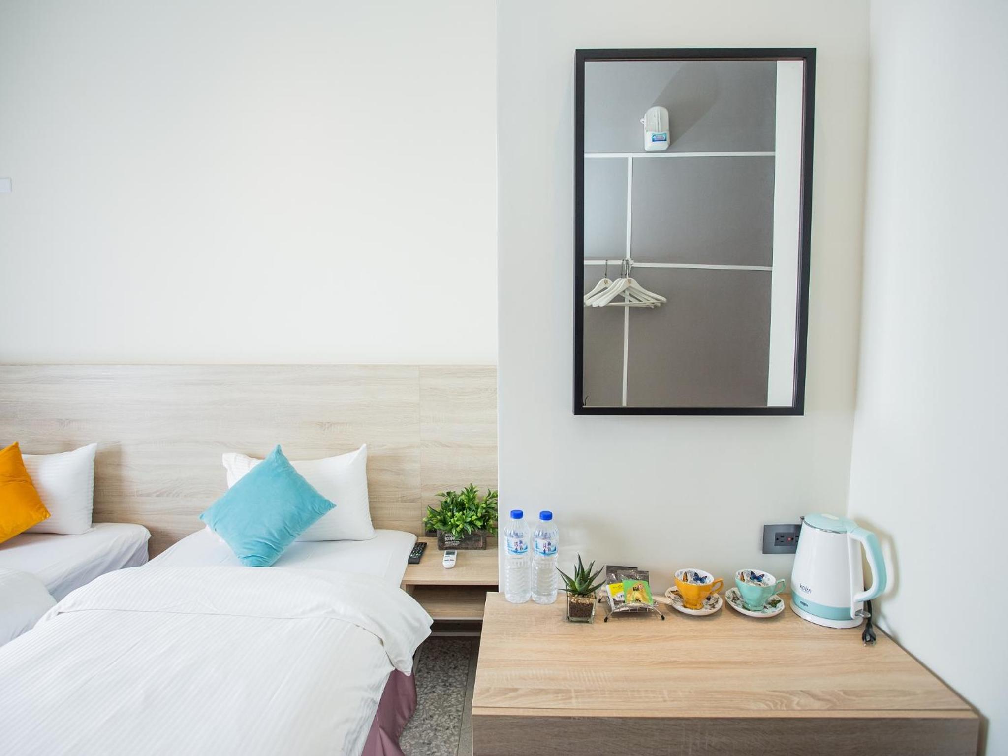 Standard Twin Room photo 2