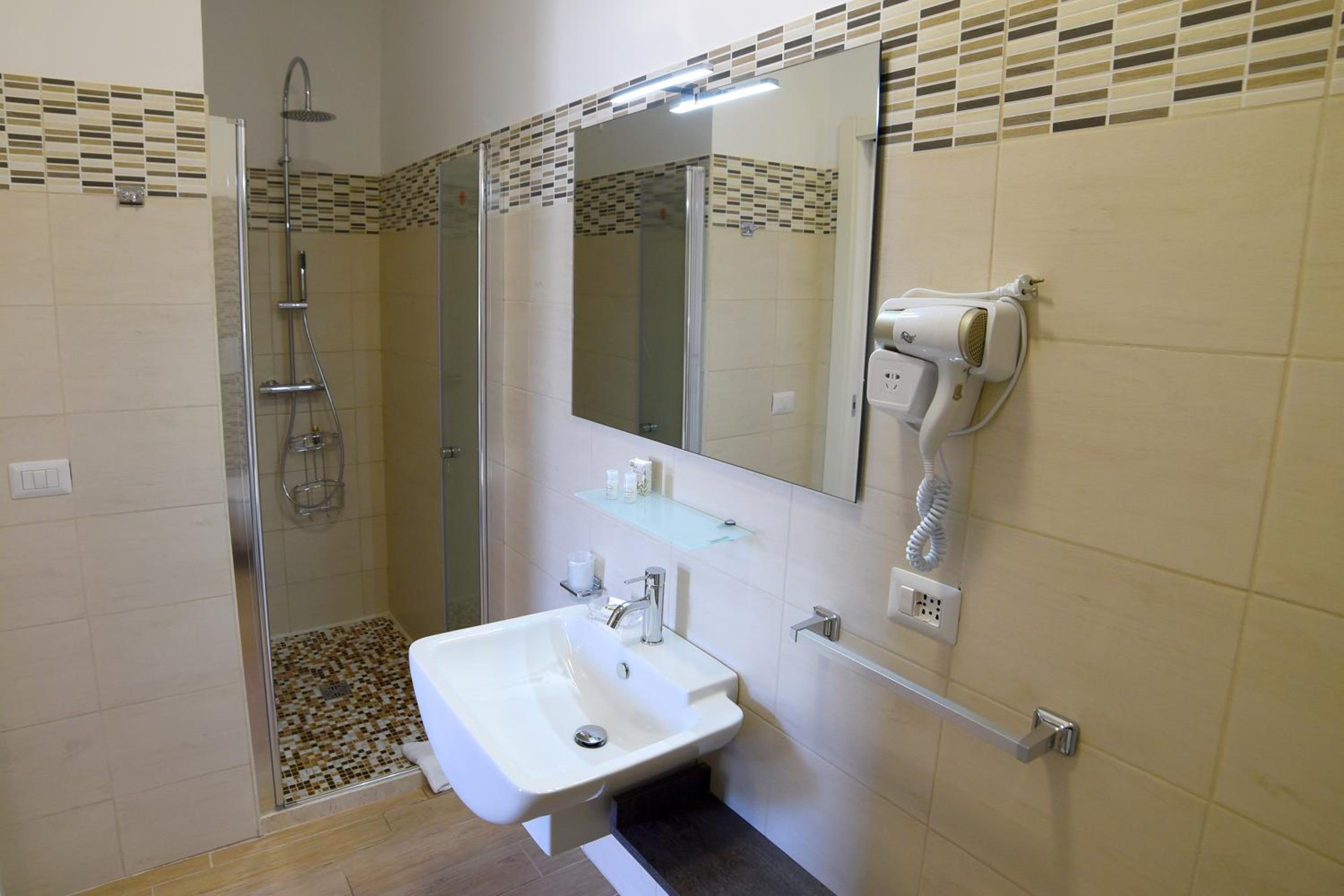 Double or Twin Room with Garden View photo 2