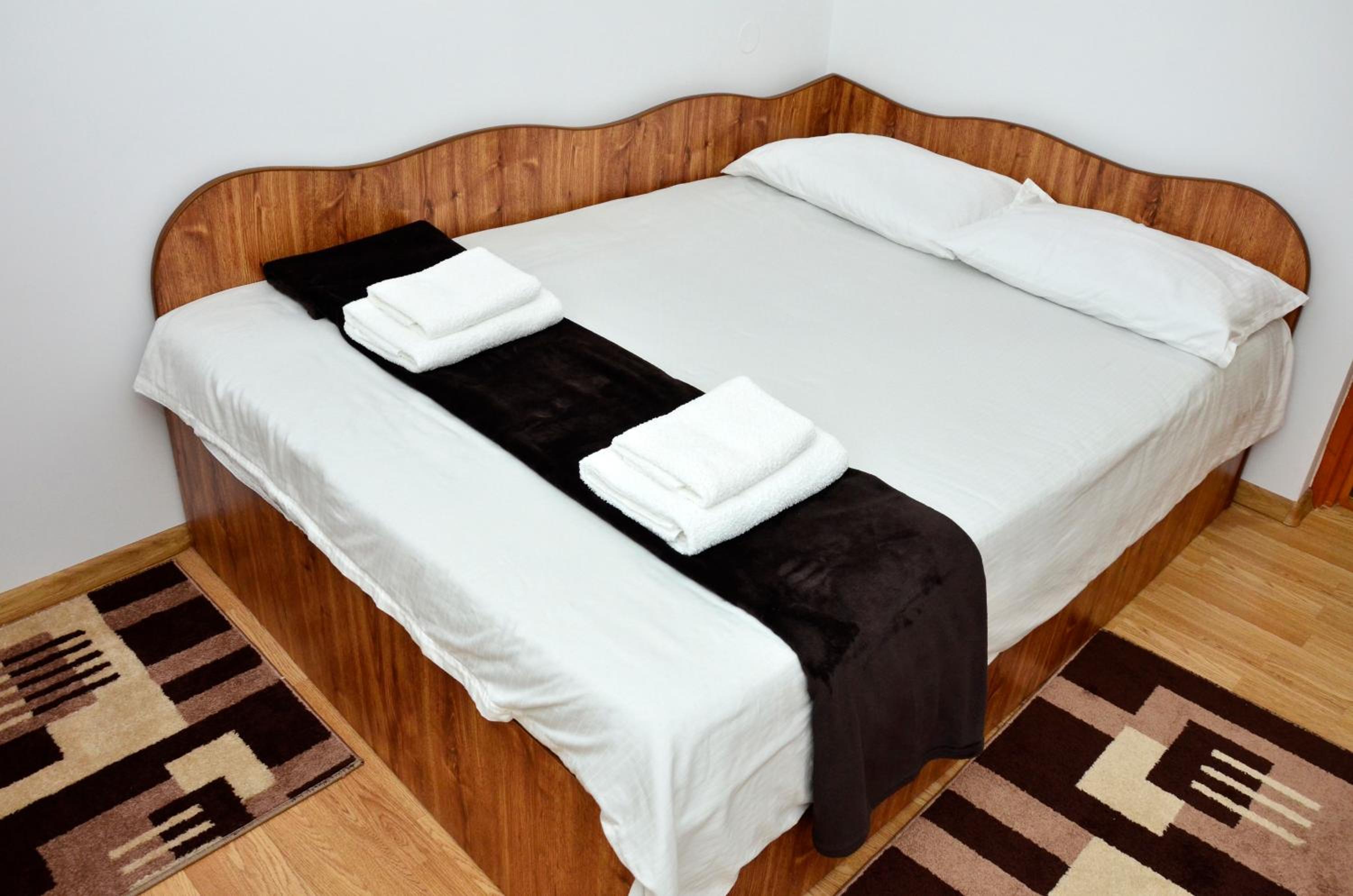 Double Room with Shared Bathroom photo 1