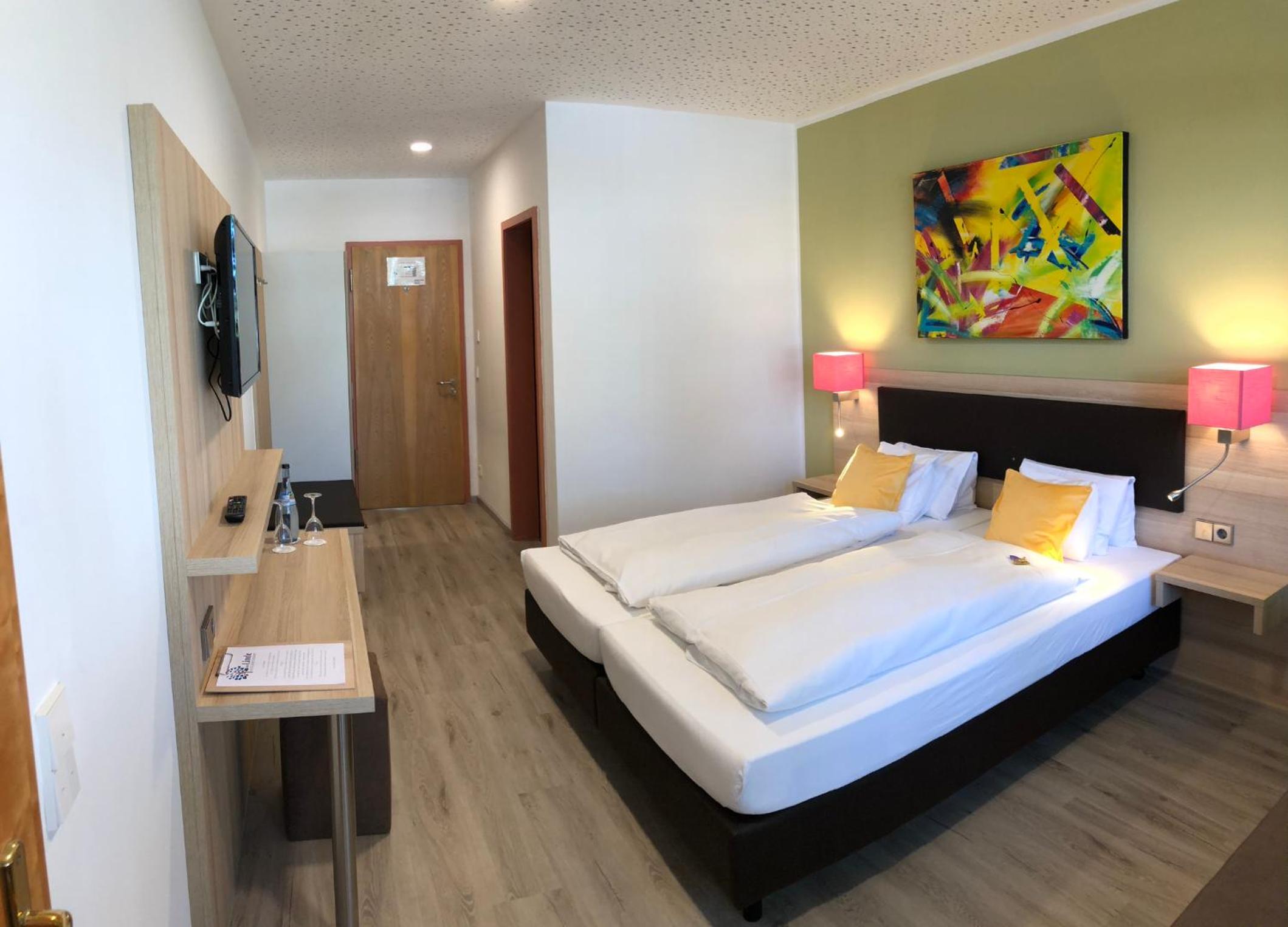 Standard Double Room - Photo 3