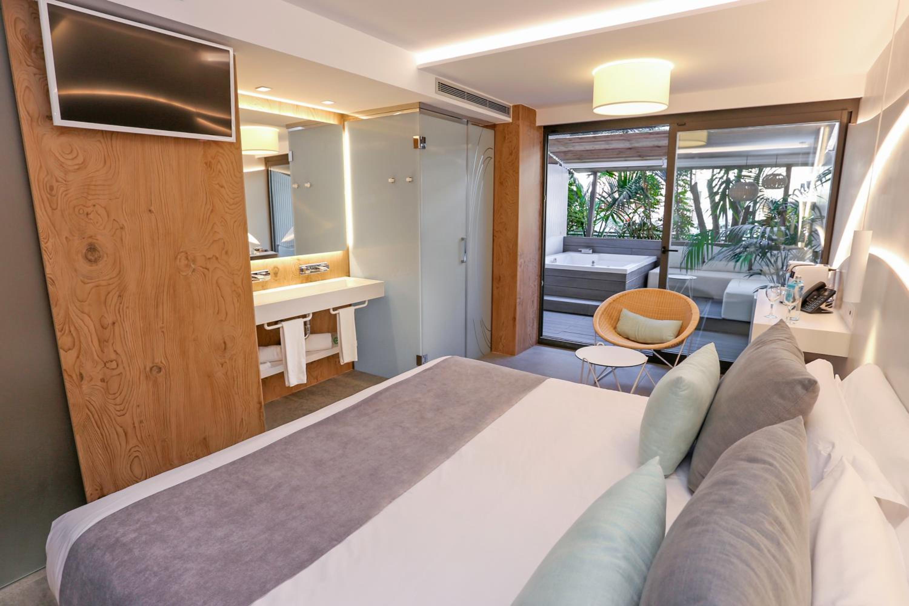 Habitación Deluxe Doble o con Dos Camas con Bañera de Hidromasaje