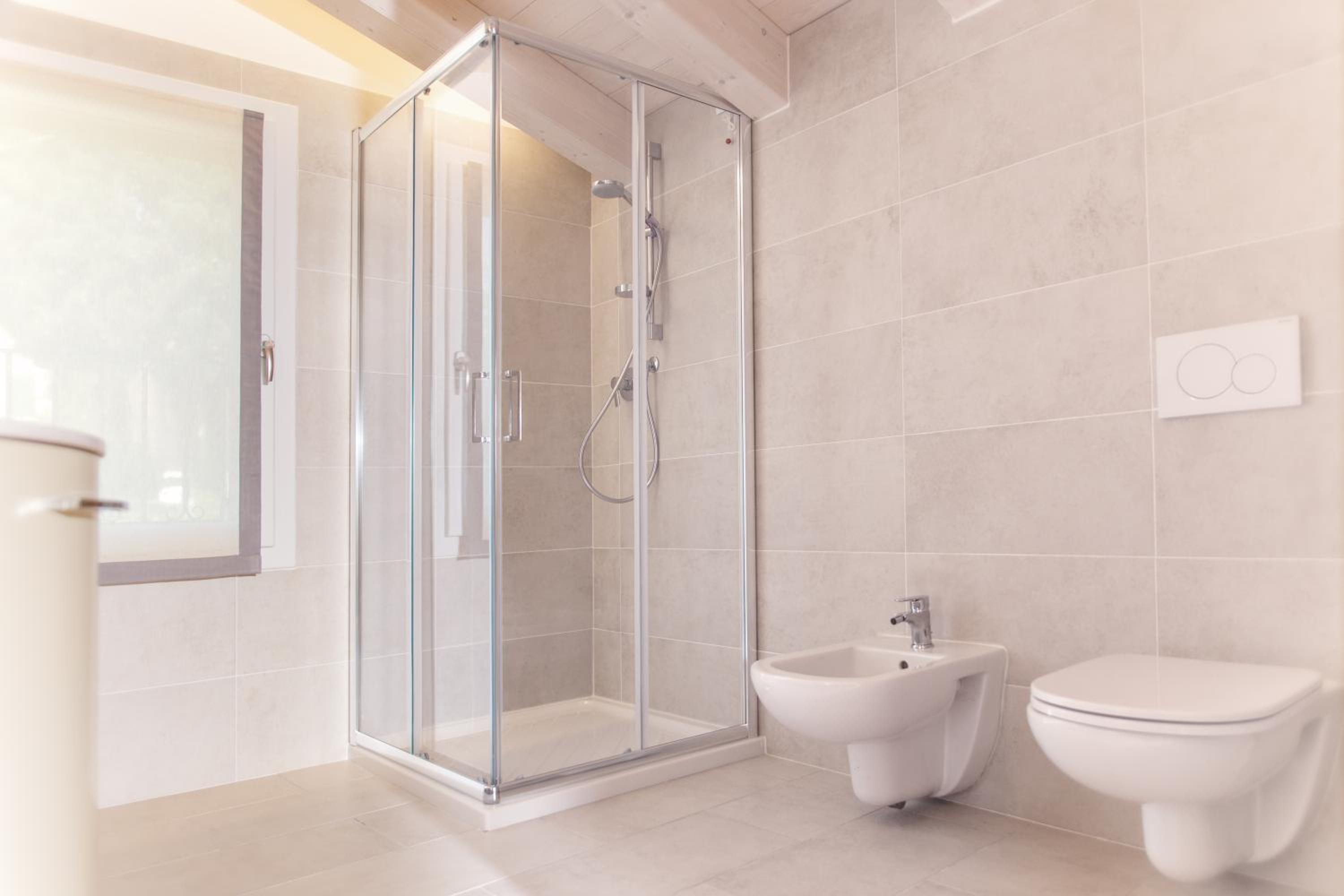Double Room with Private Bathroom - Photo 2