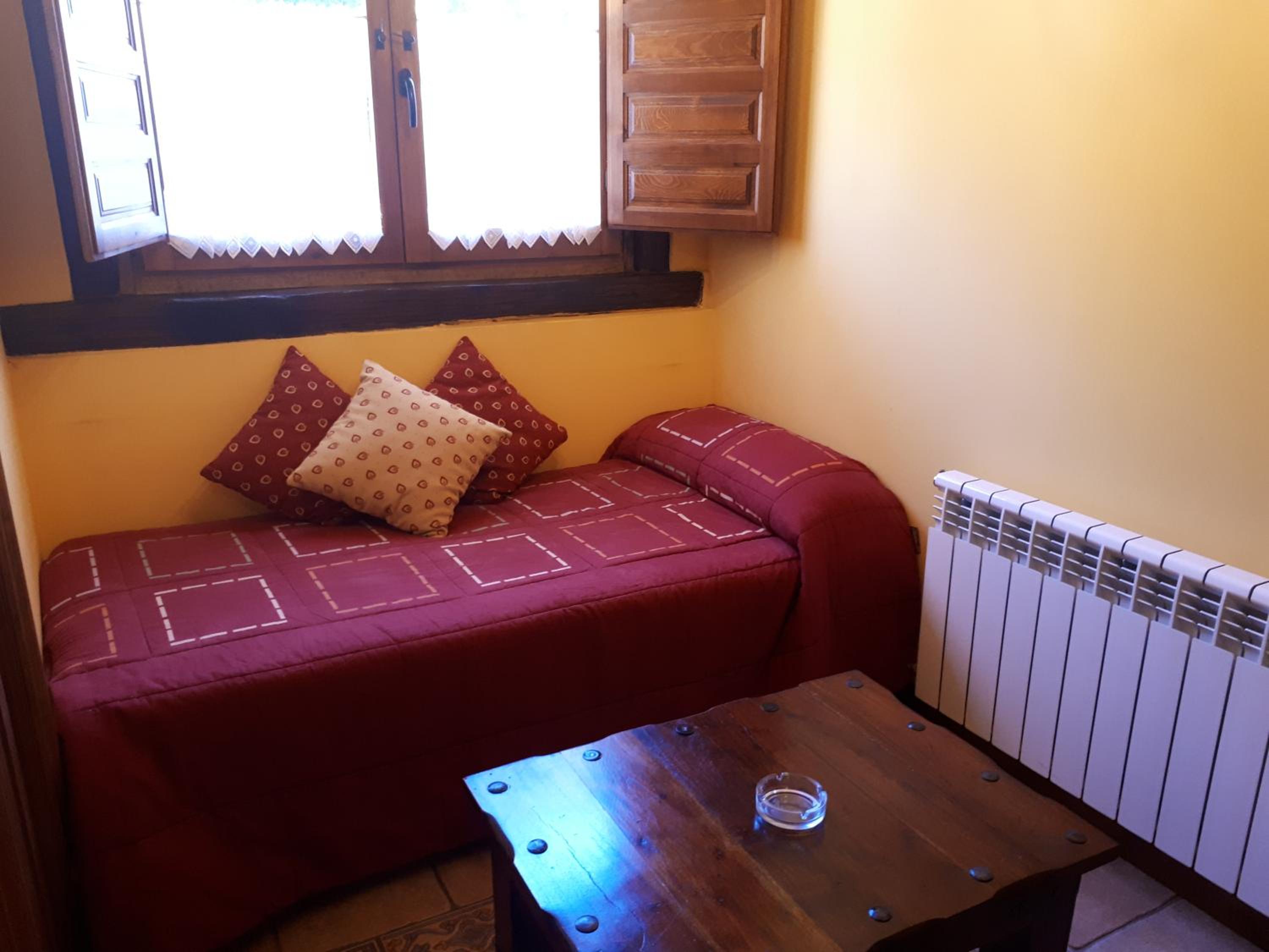 Family Room with Mountain View photo 2