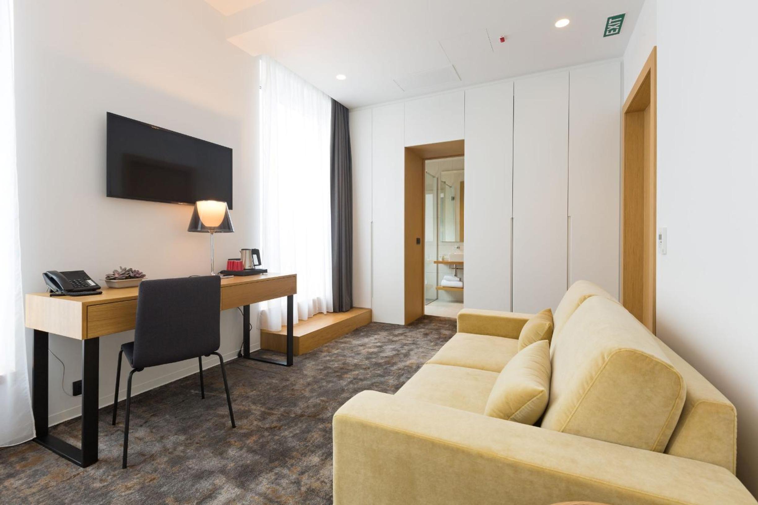 Executive Double Room with Balcony and Museum View - Photo 4