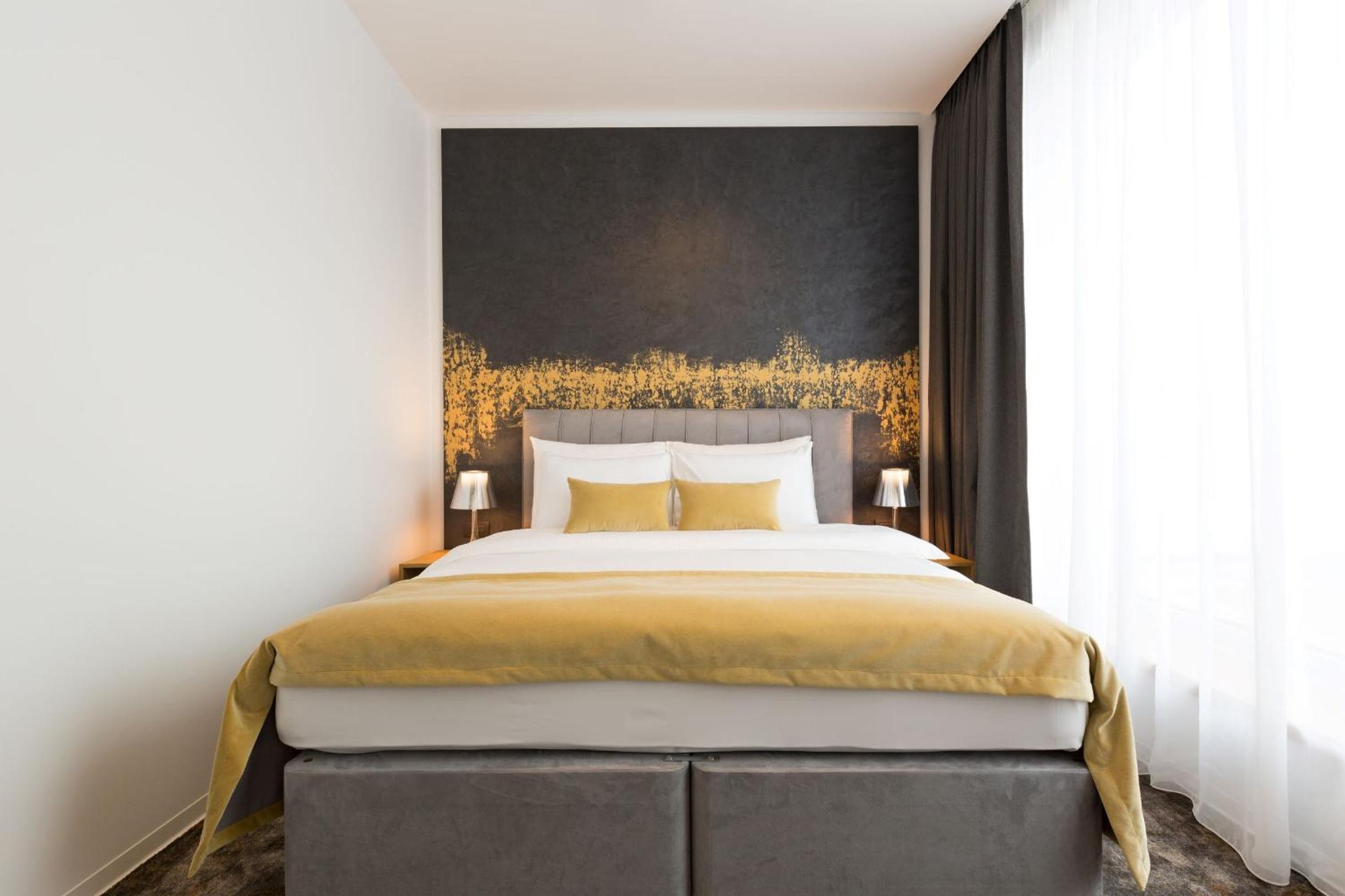 Executive Double Room with Balcony and Museum View - Photo 8