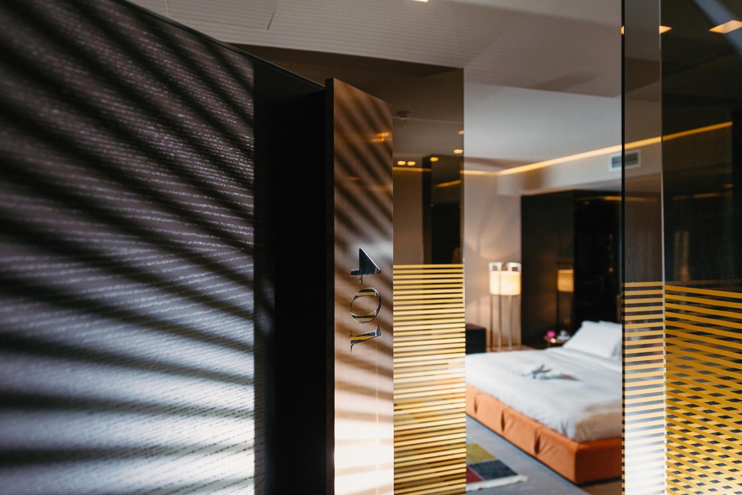 Deluxe Suite With Spa Bath