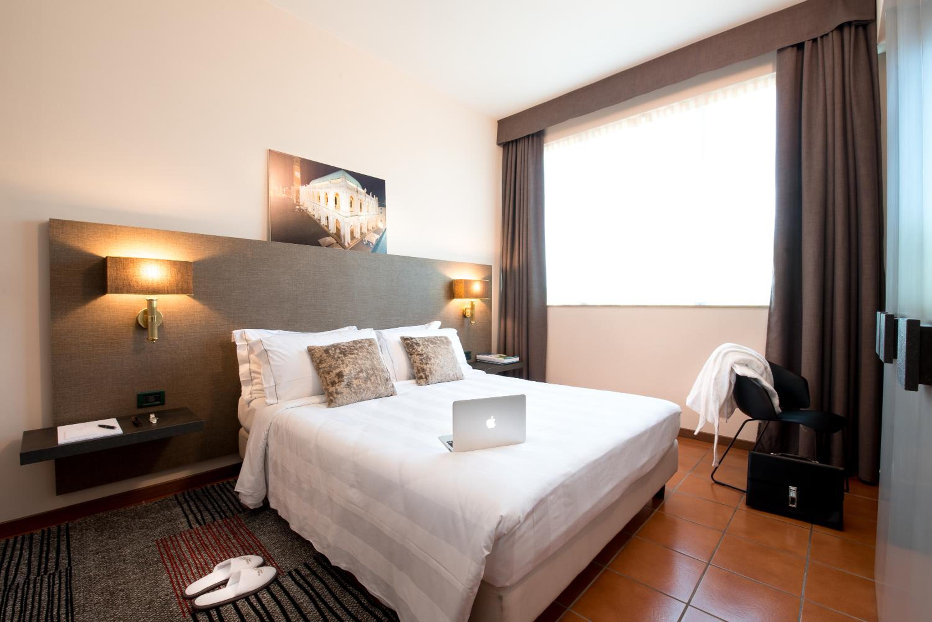 Deluxe Double Or Twin Room photo 2