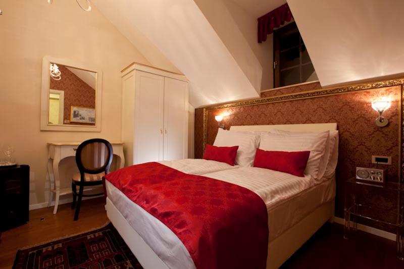 Economy Double Room photo 1