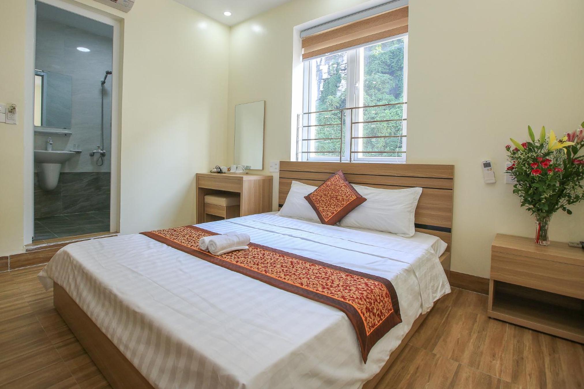 Large Double Room - Photo 13