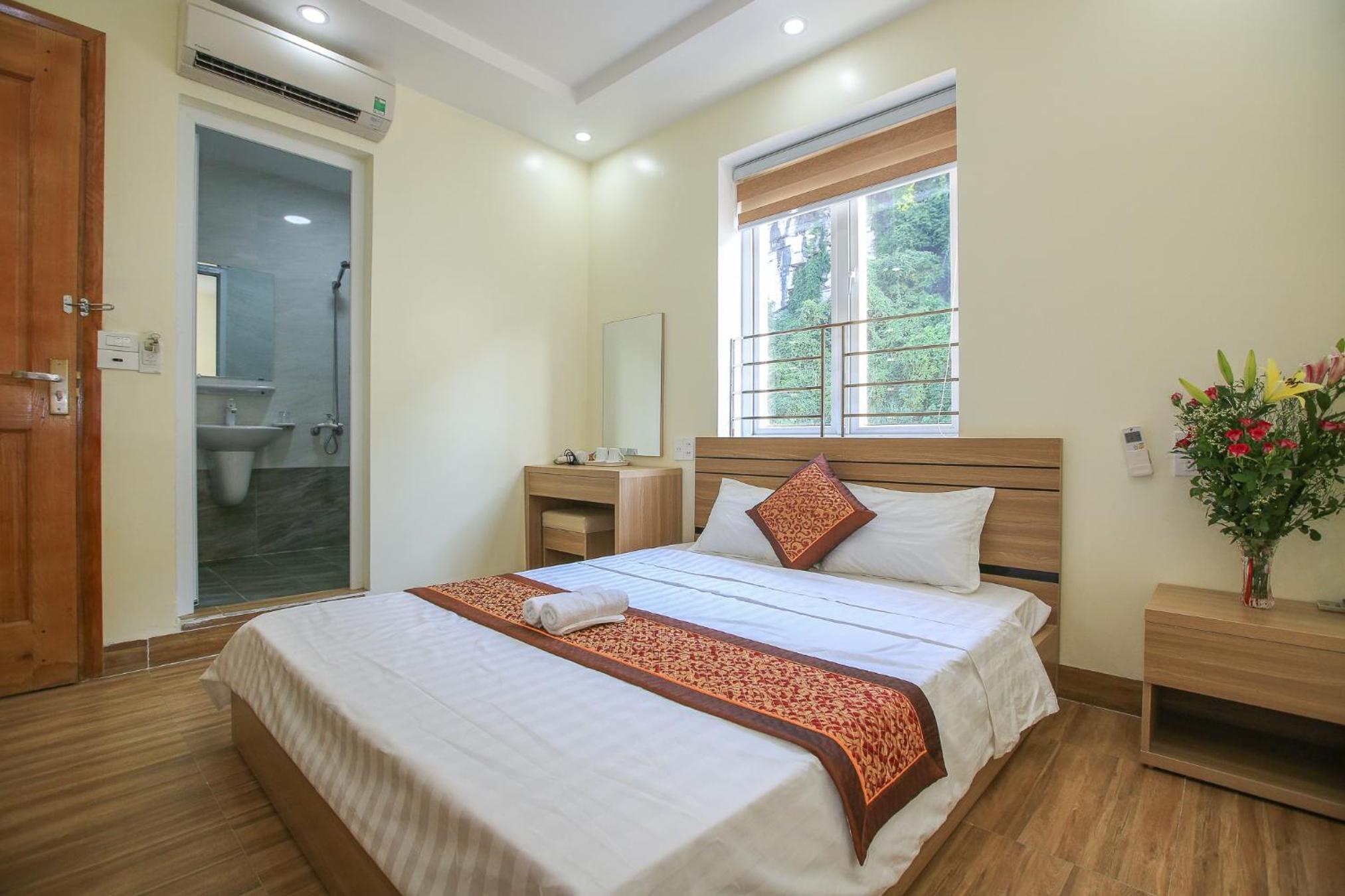 Large Double Room - Photo 11