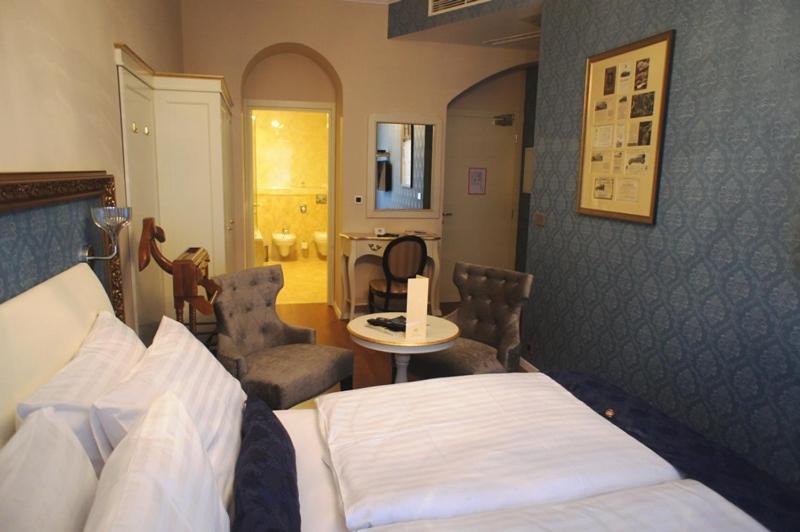 Single Room photo 2