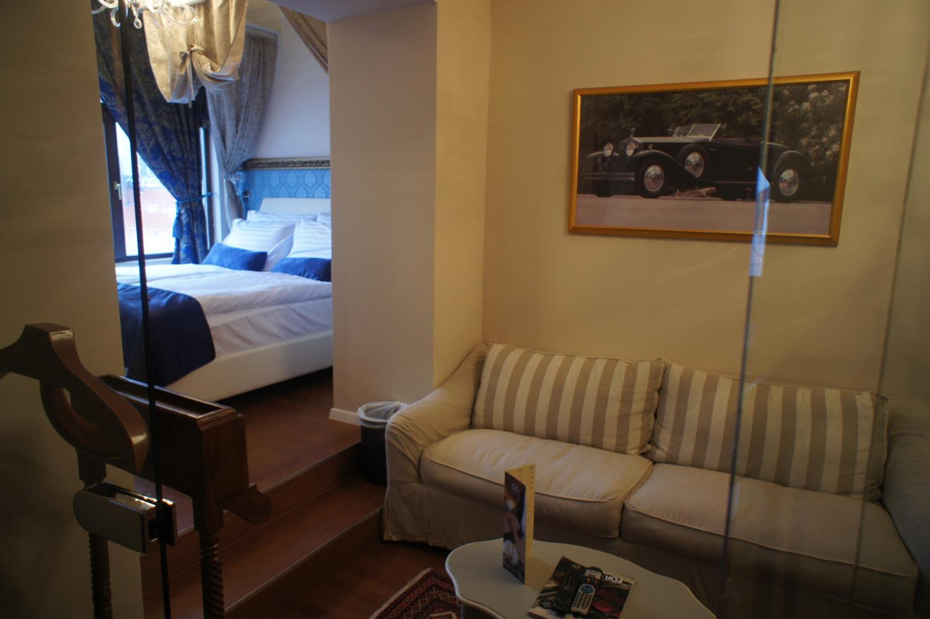 Two-Bedroom Suite - Photo 3