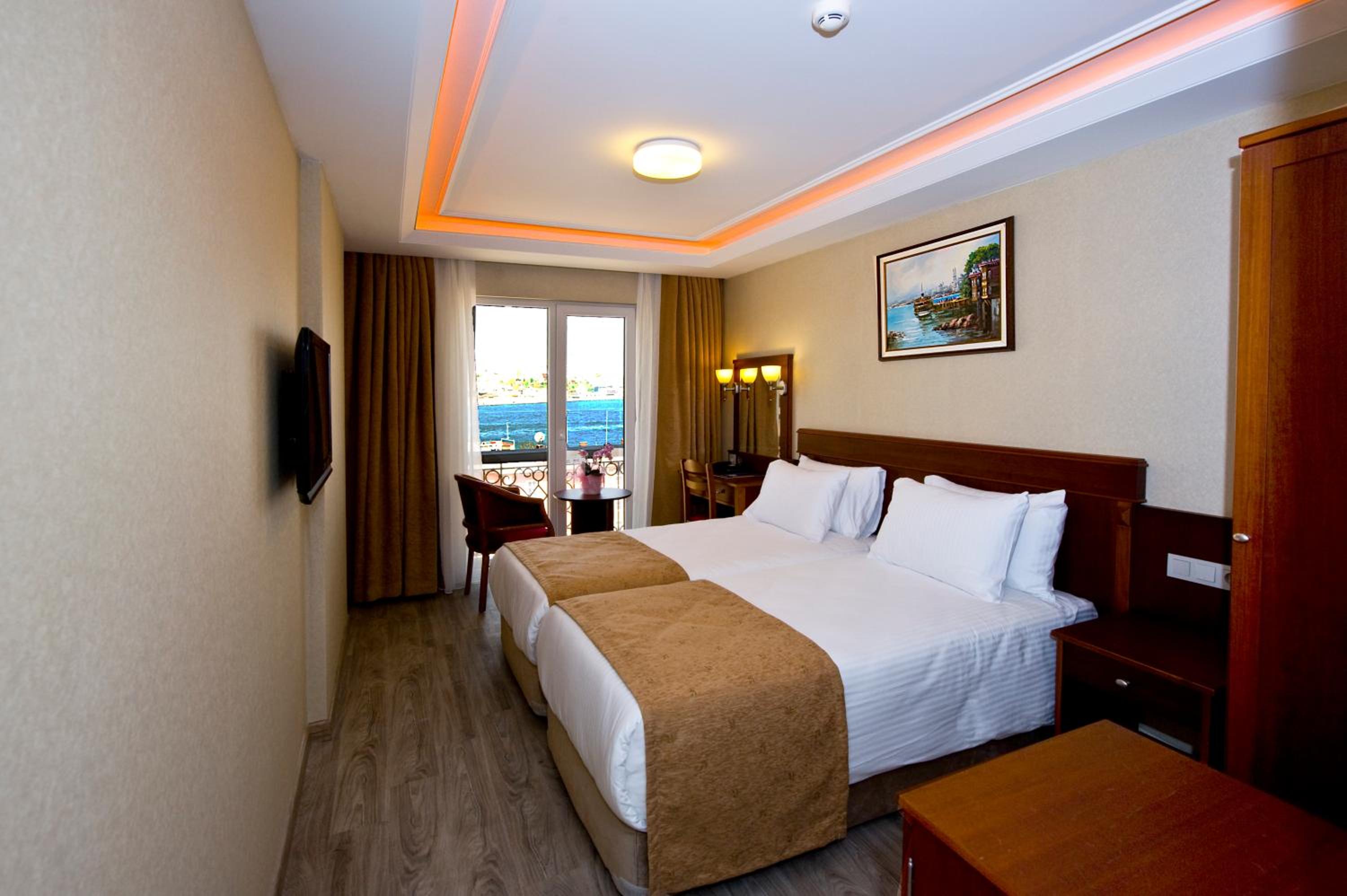 Double or Twin Room with Bosphorus View photo 1
