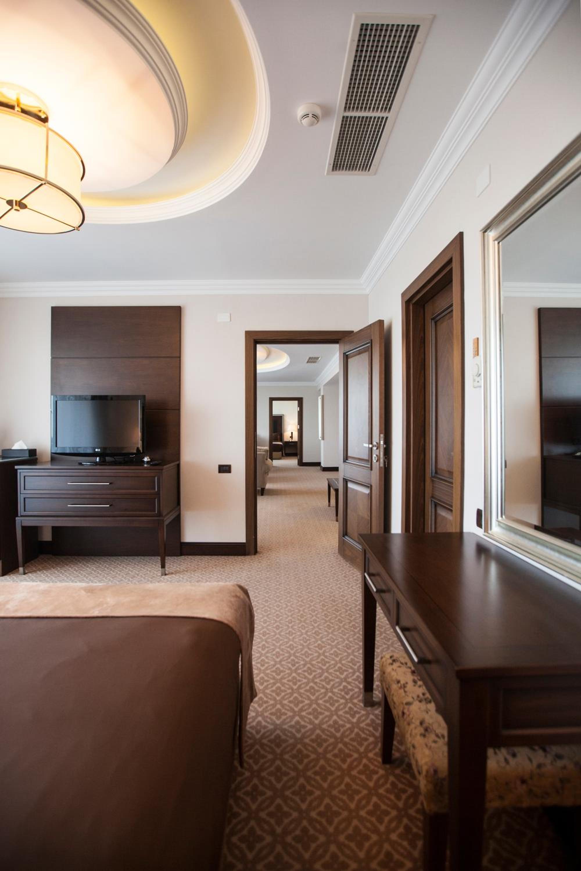 Premium Two Bedroom Suite photo 3