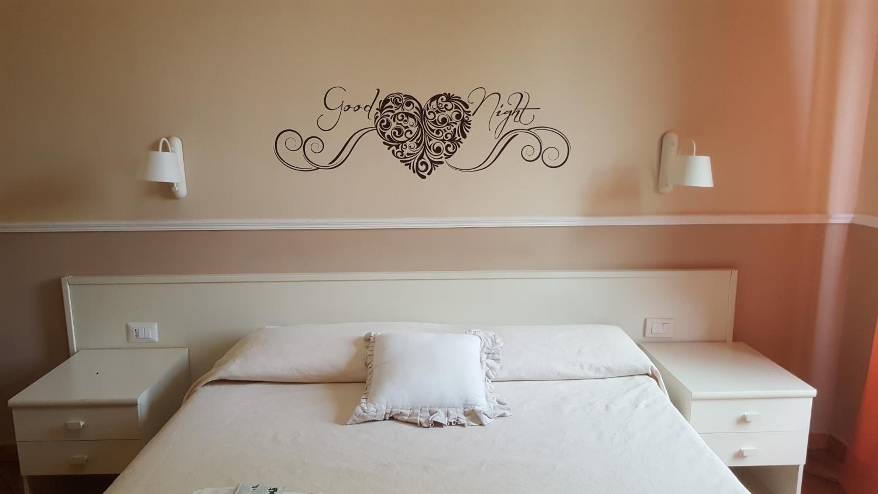 Double Room - Photo 20