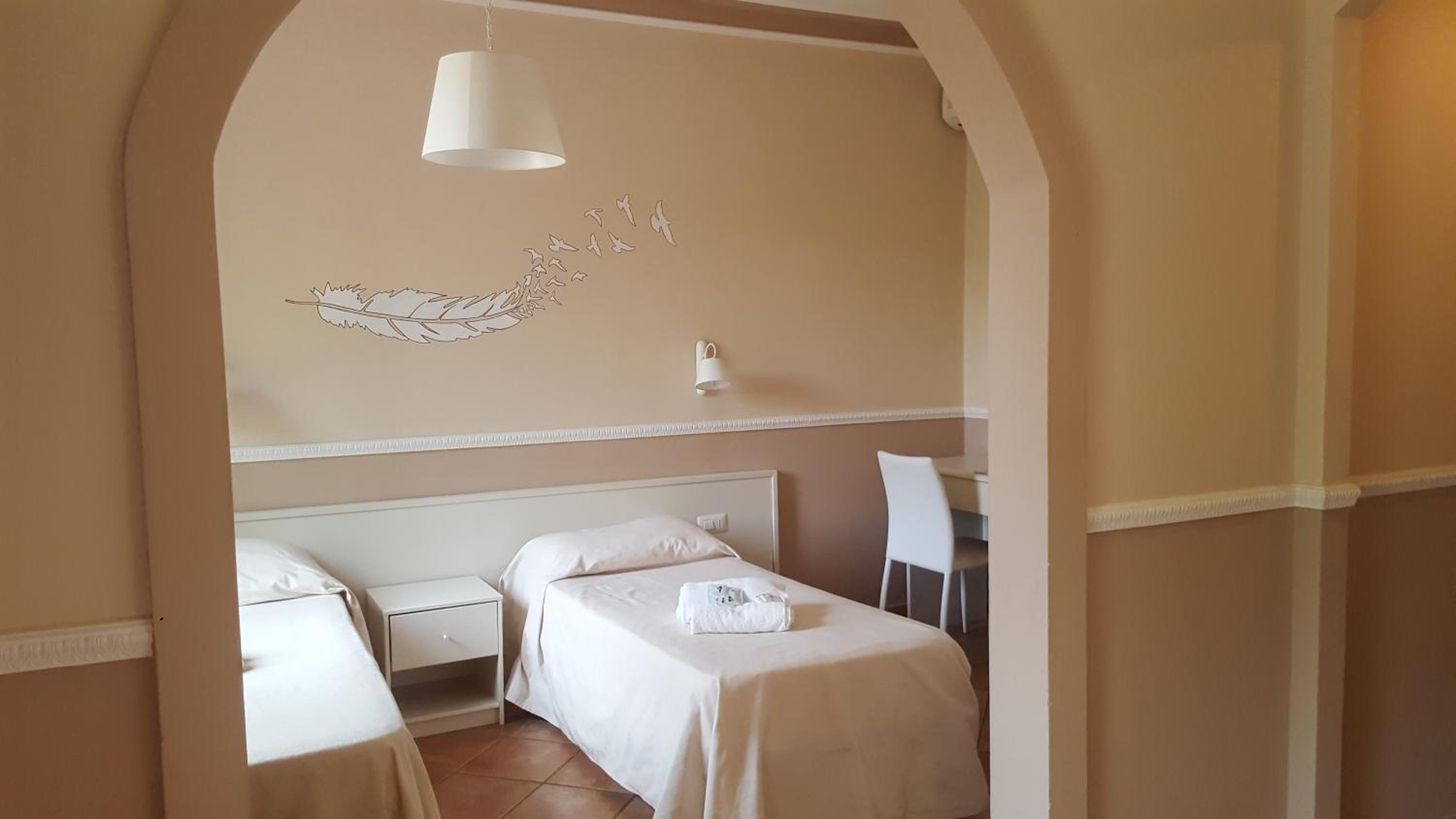 Quadruple Room - Photo 7