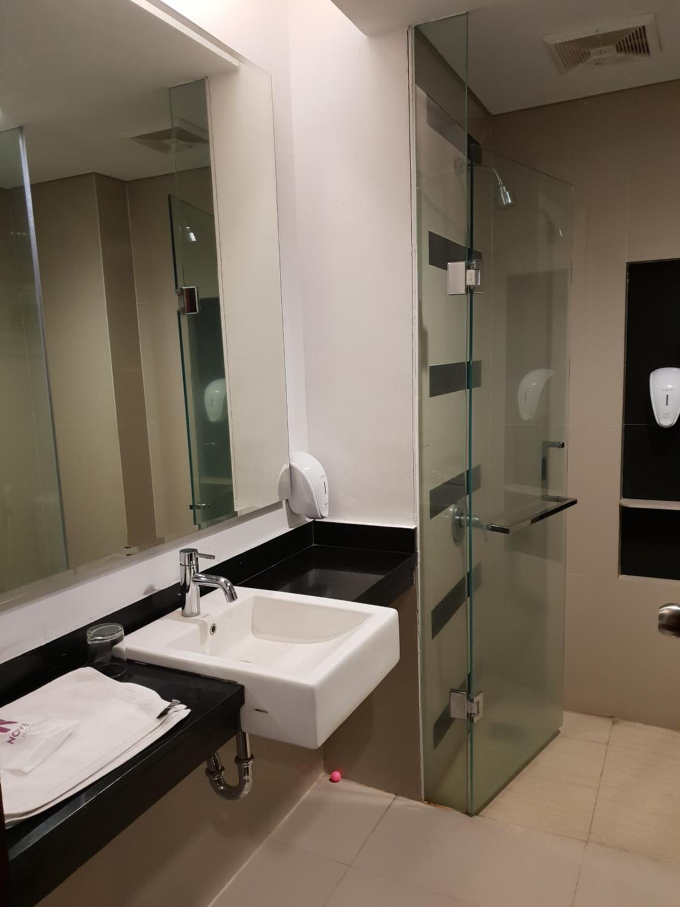 Deluxe Double or Twin Room - Photo 4