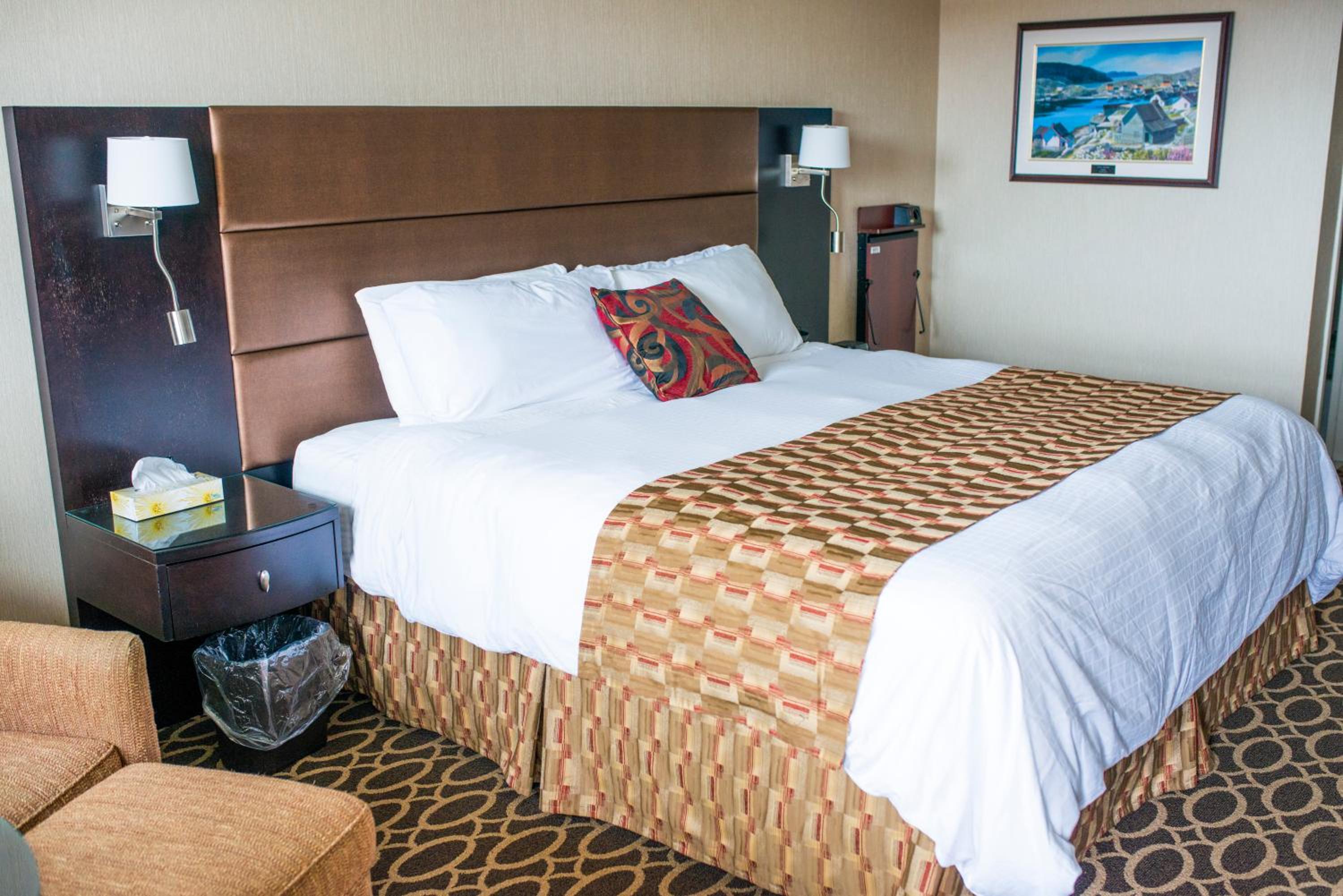 Deluxe King Room with Harbor View photo 2