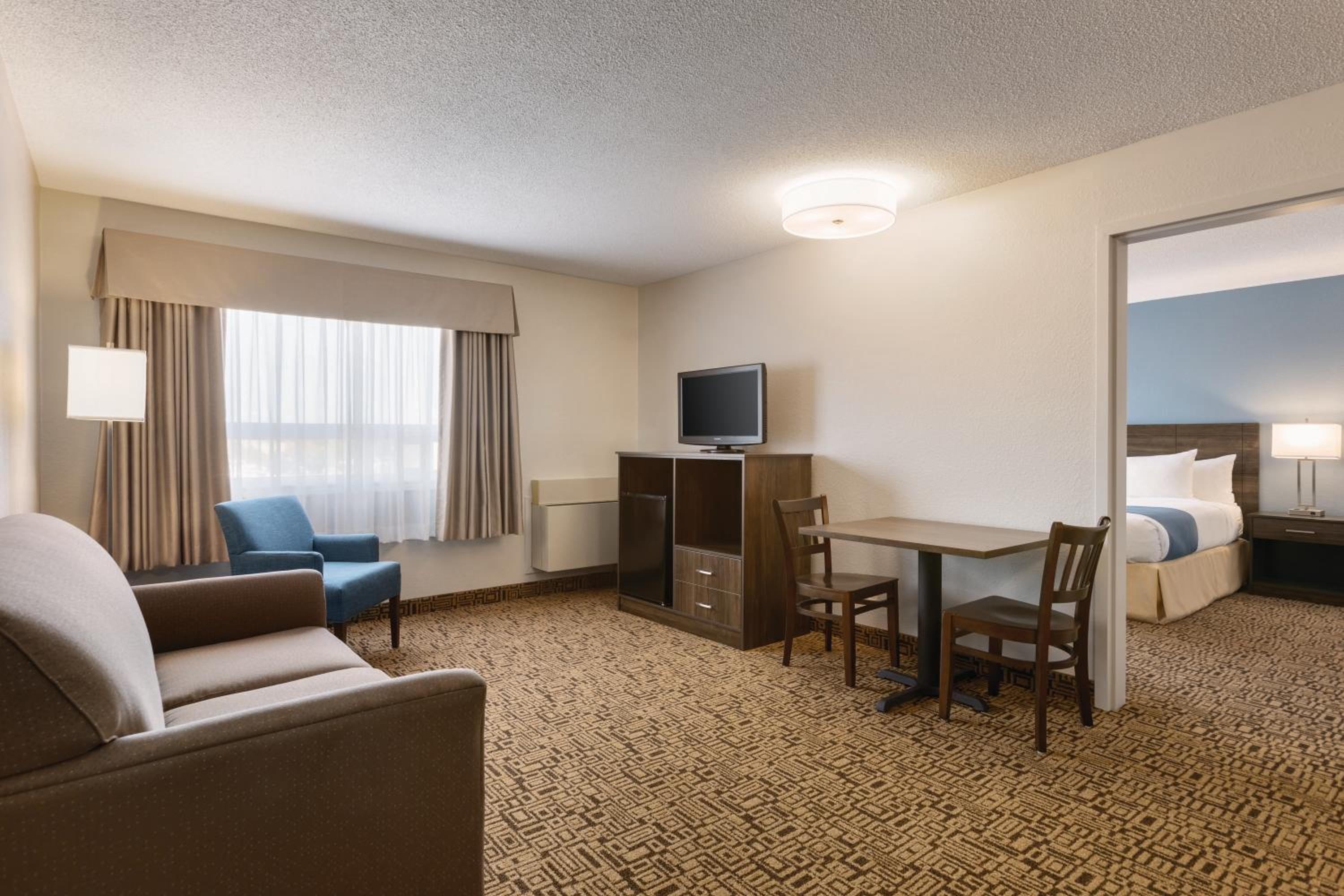 One-Bedroom King Suite - Upper Floor/Non-Smoking  - Photo 3