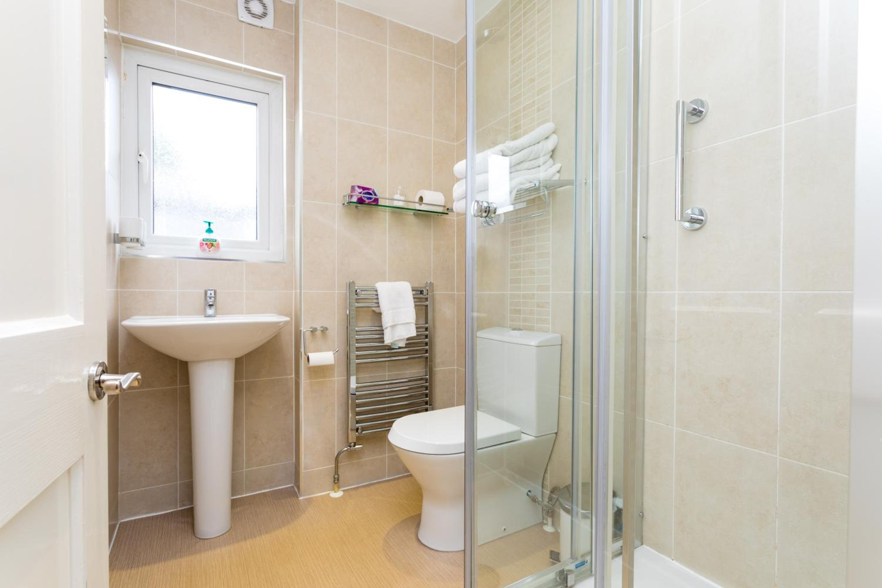 Family Room  (3 Adults) with Private Bathroom photo 2