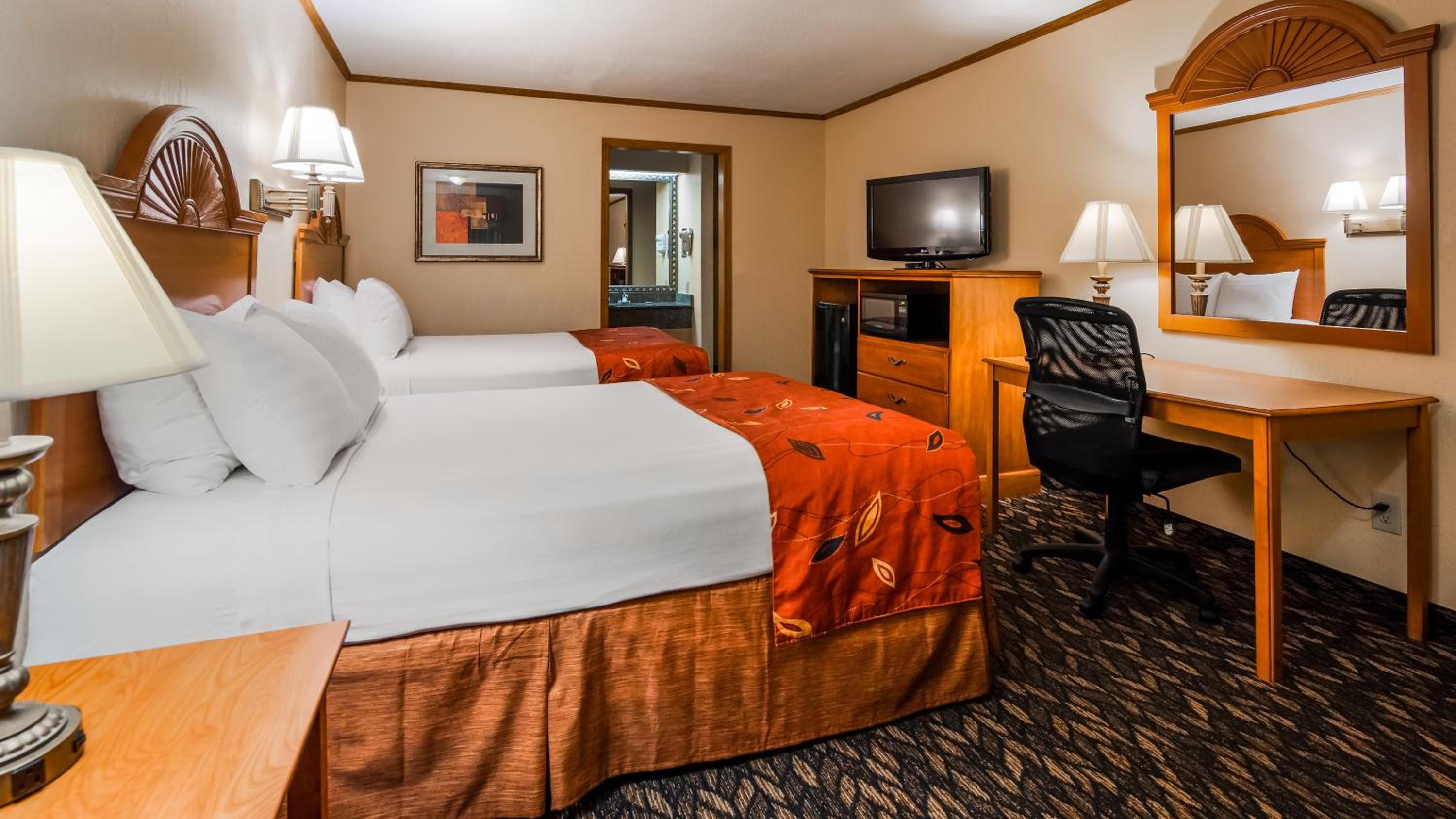 Double Room with Two Double Beds - Non-Smoking photo 1