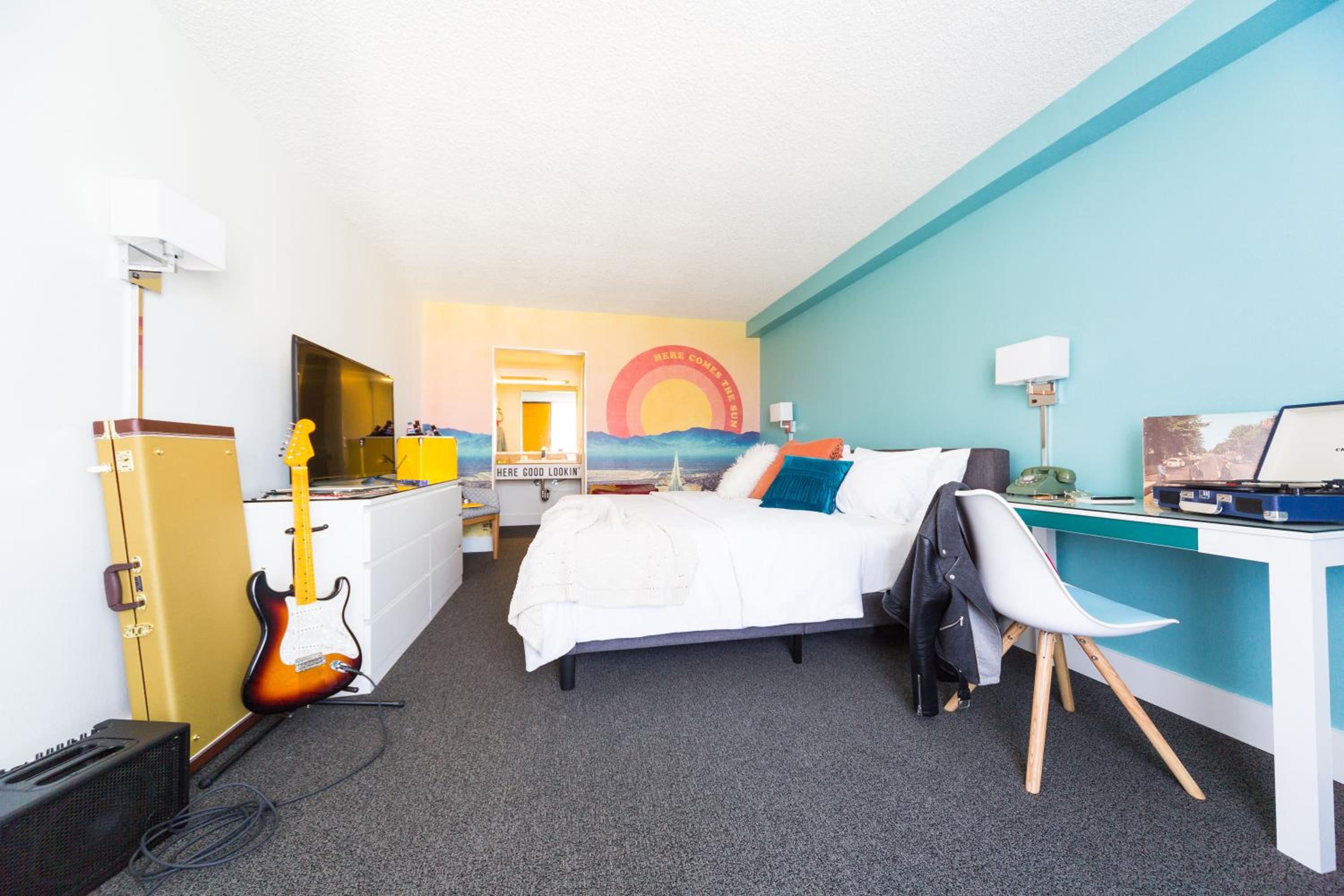 Superior King Room - Photo 3